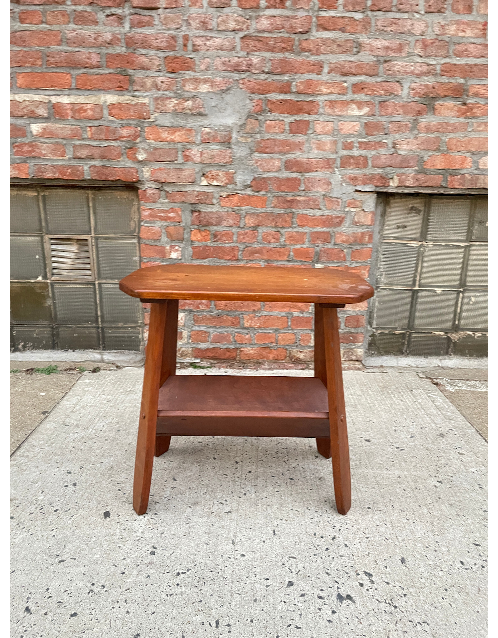 Mid-Century Modern Wooden End Table with A Magazine Rack