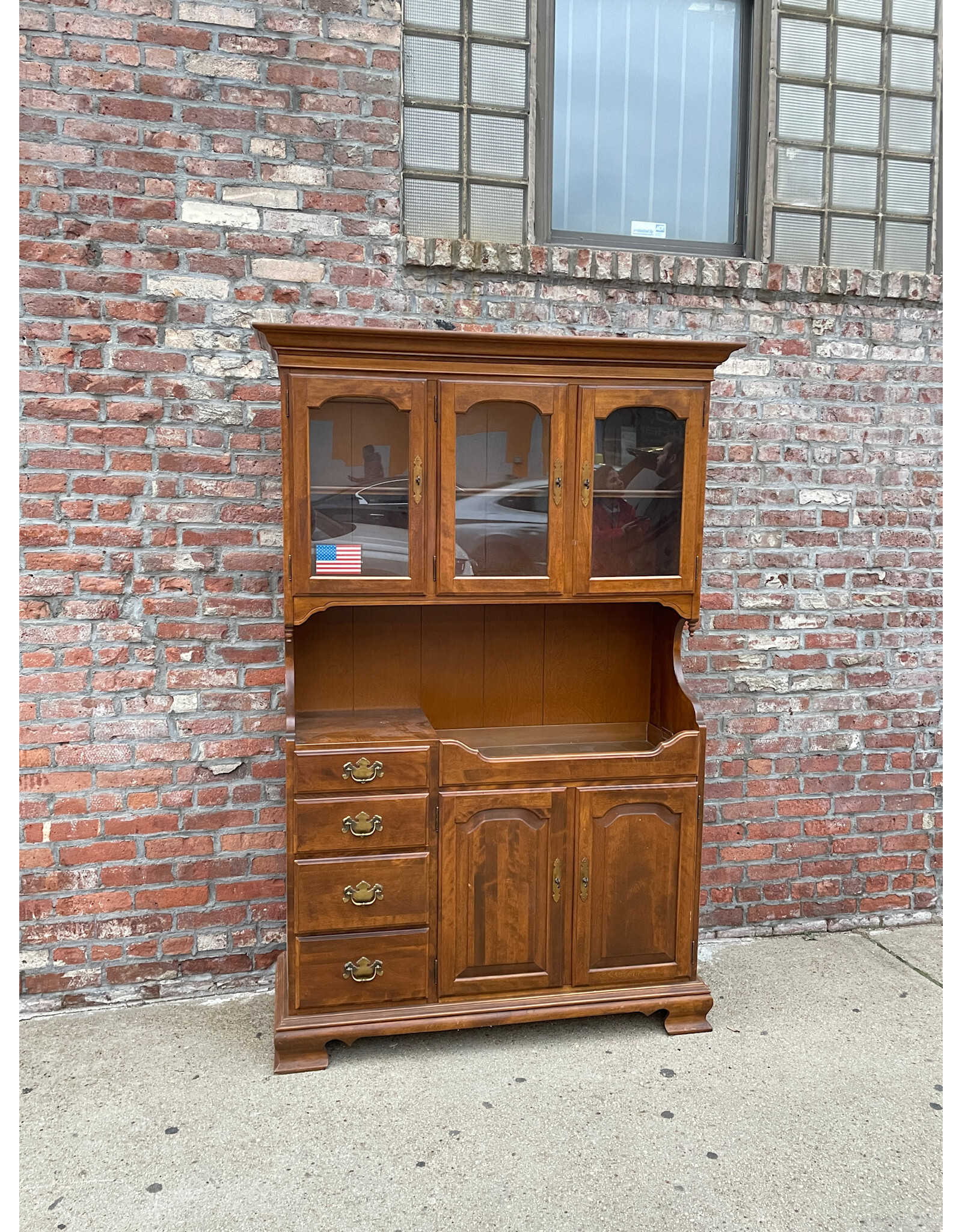 Wooden China Cabinet Hutch