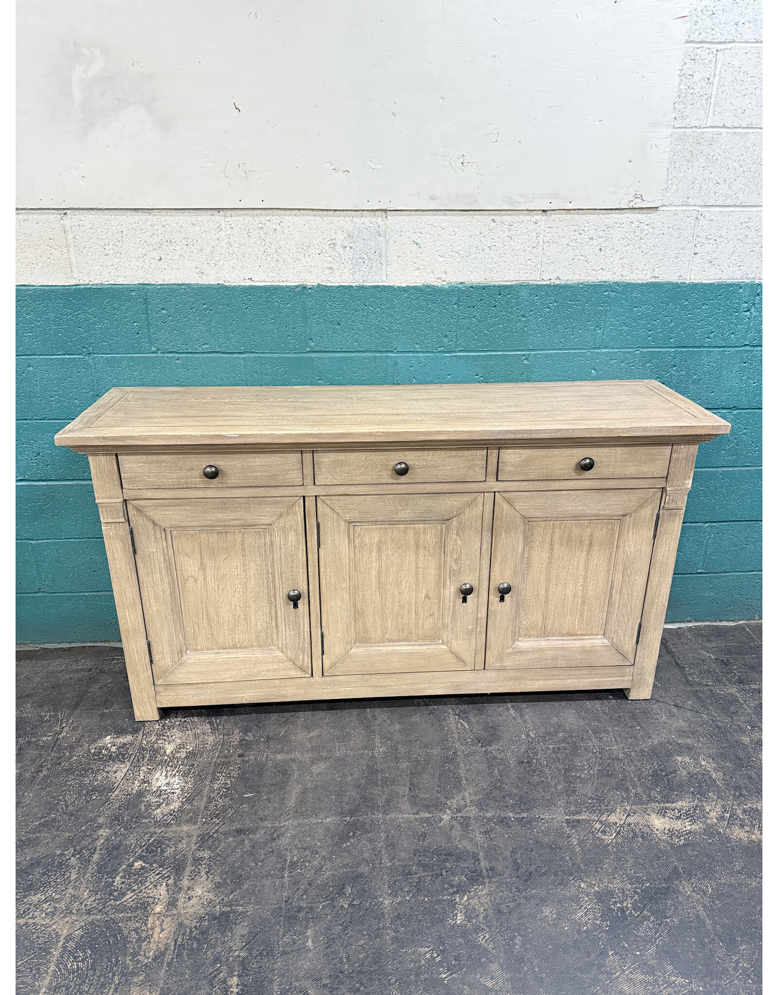 Modern Grey 3-Drawer Buffet