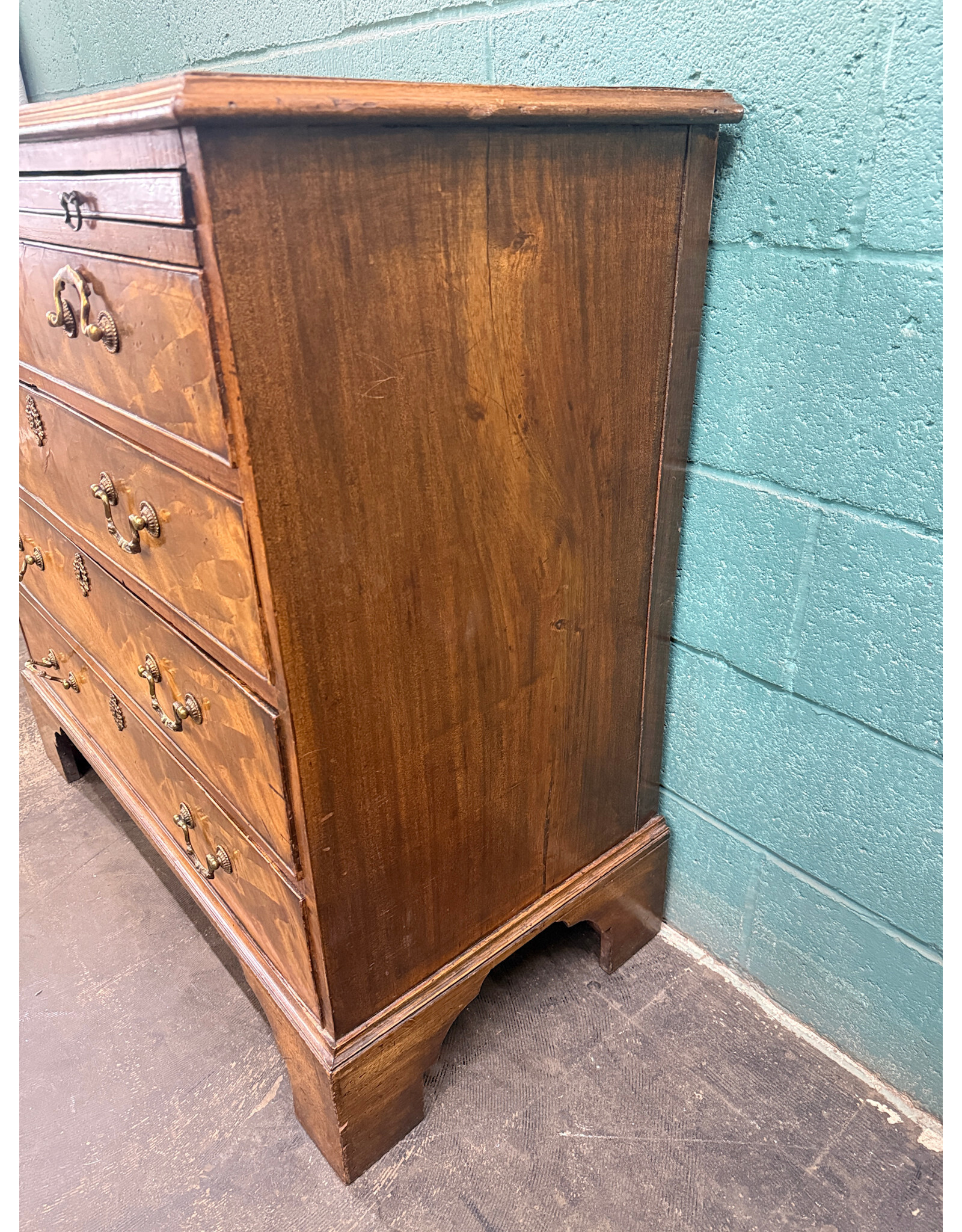 Antique English Style 4-Drawer Chest with Brushing Slide