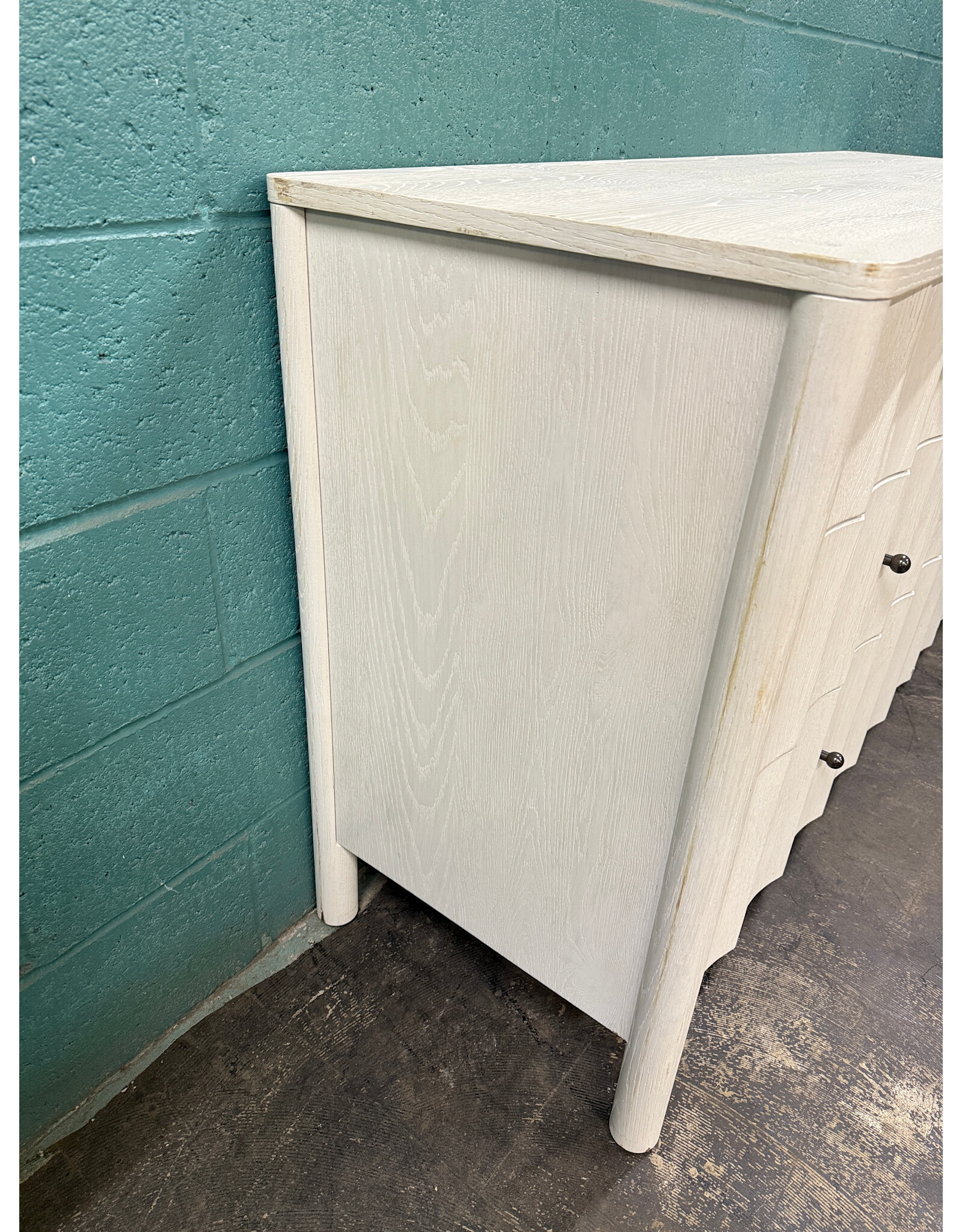 williams Sonoma Scalloped 6-Drawer Extra Wide Bleached Bone Dresser, Williams Sonoma