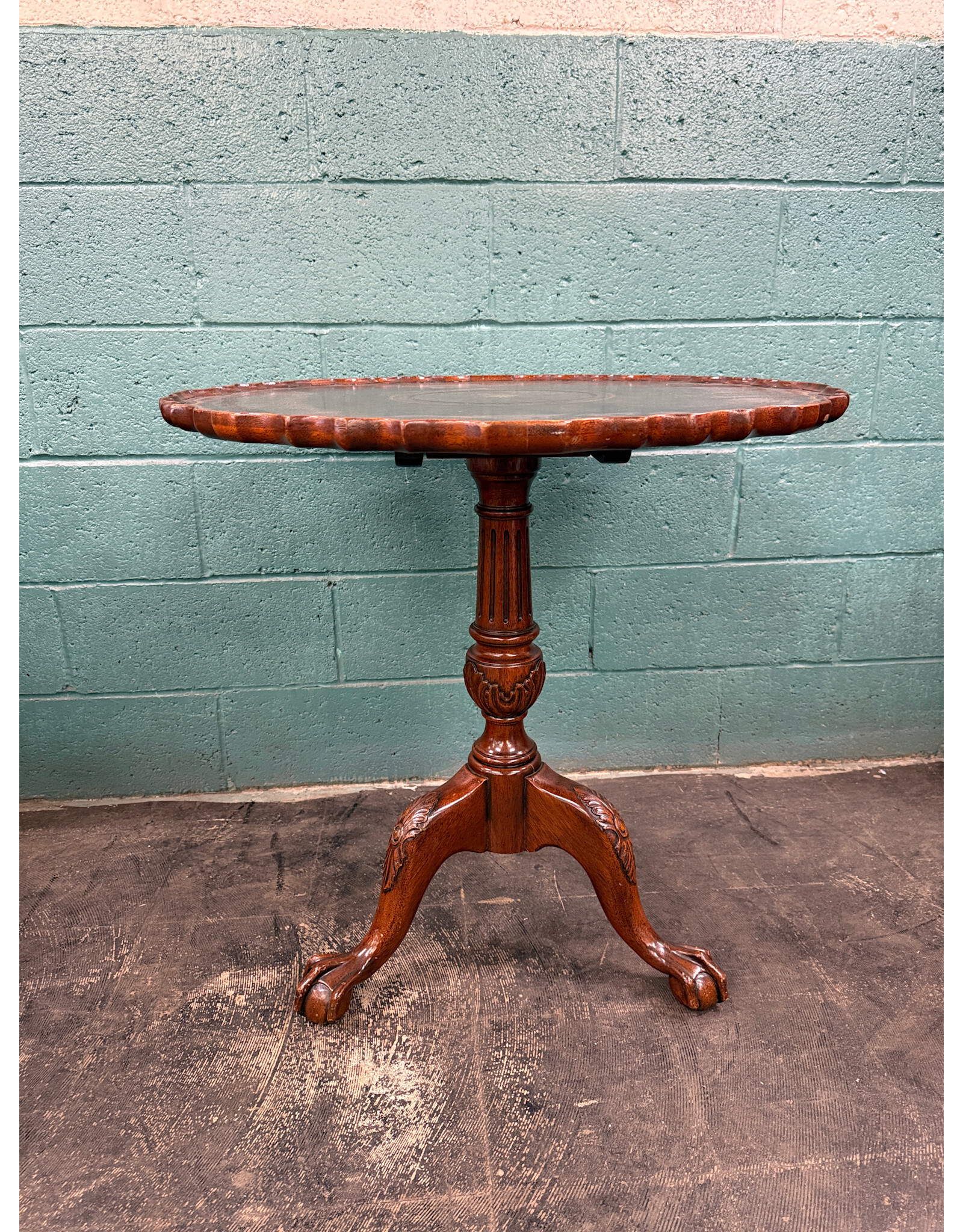 Pie Crust Wood Lamp Table