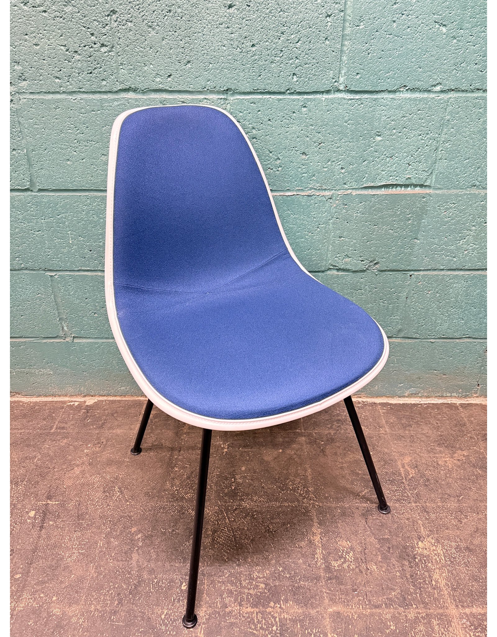 Herman Miller Herman Miller Eames Mid-Century Modern Molded Plastic Shell Side Chair