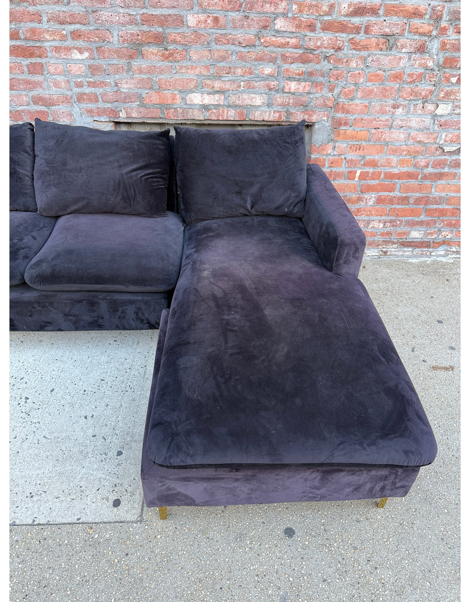 Naomi Modern Black Velvet Reversible 3-Piece Sectional Sofa, Meridian Furniture