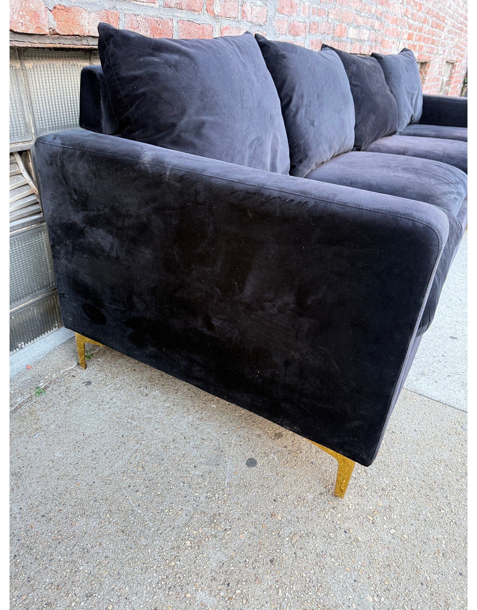 Naomi Modern Black Velvet Reversible 3-Piece Sectional Sofa, Meridian Furniture