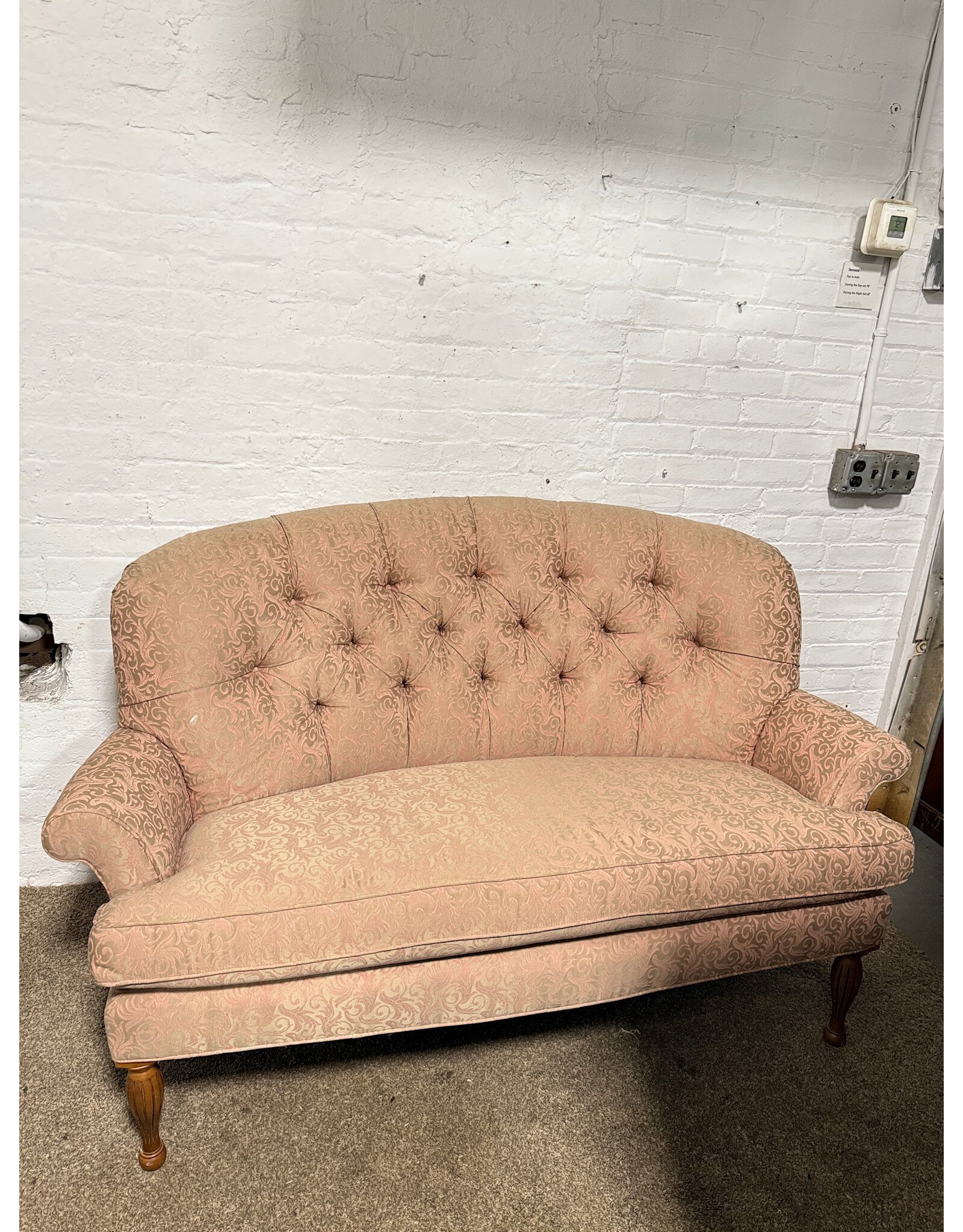 Tufted Button Back Vanguard Settee