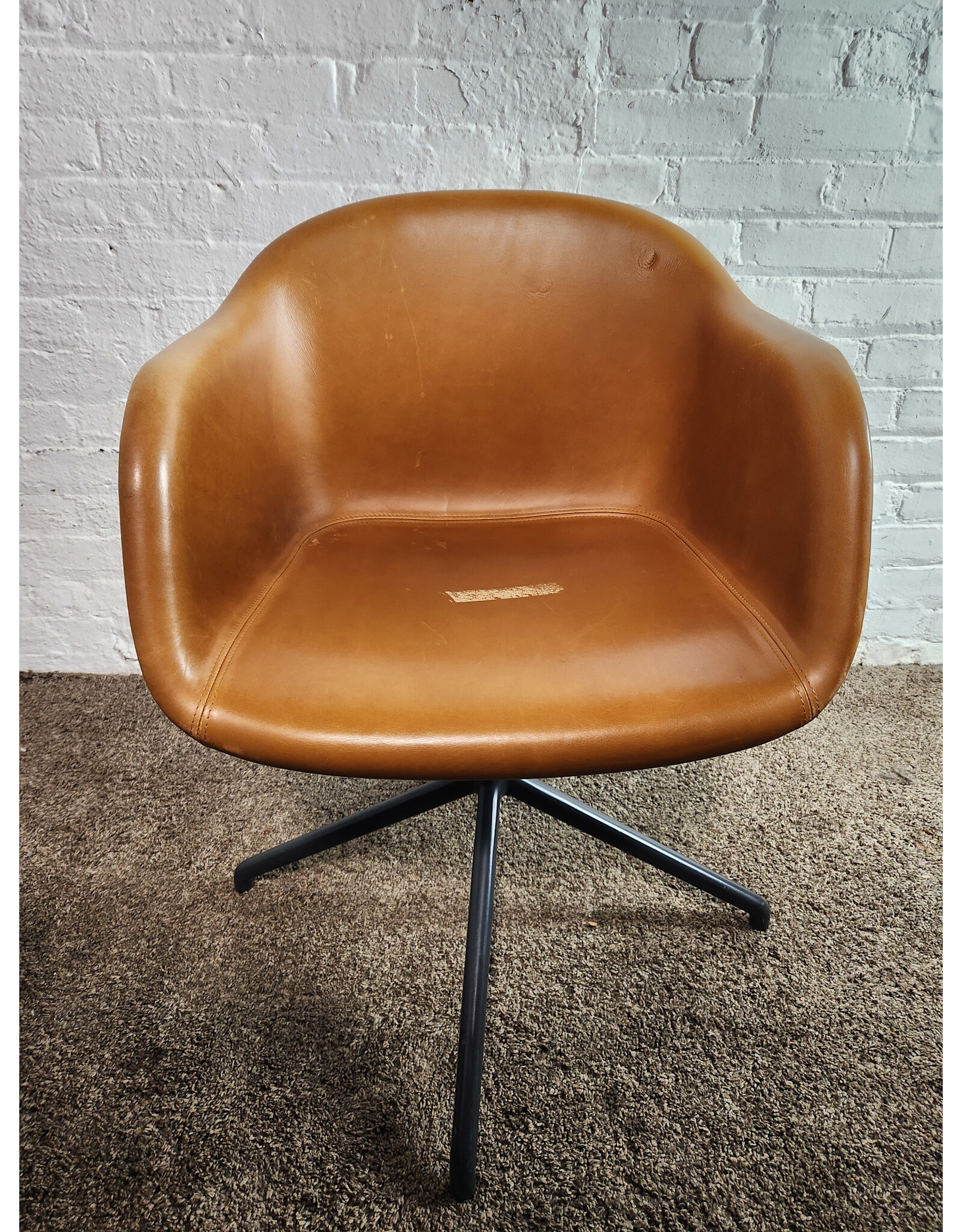Leather Muuto Fiber Conference Swivel Armchair