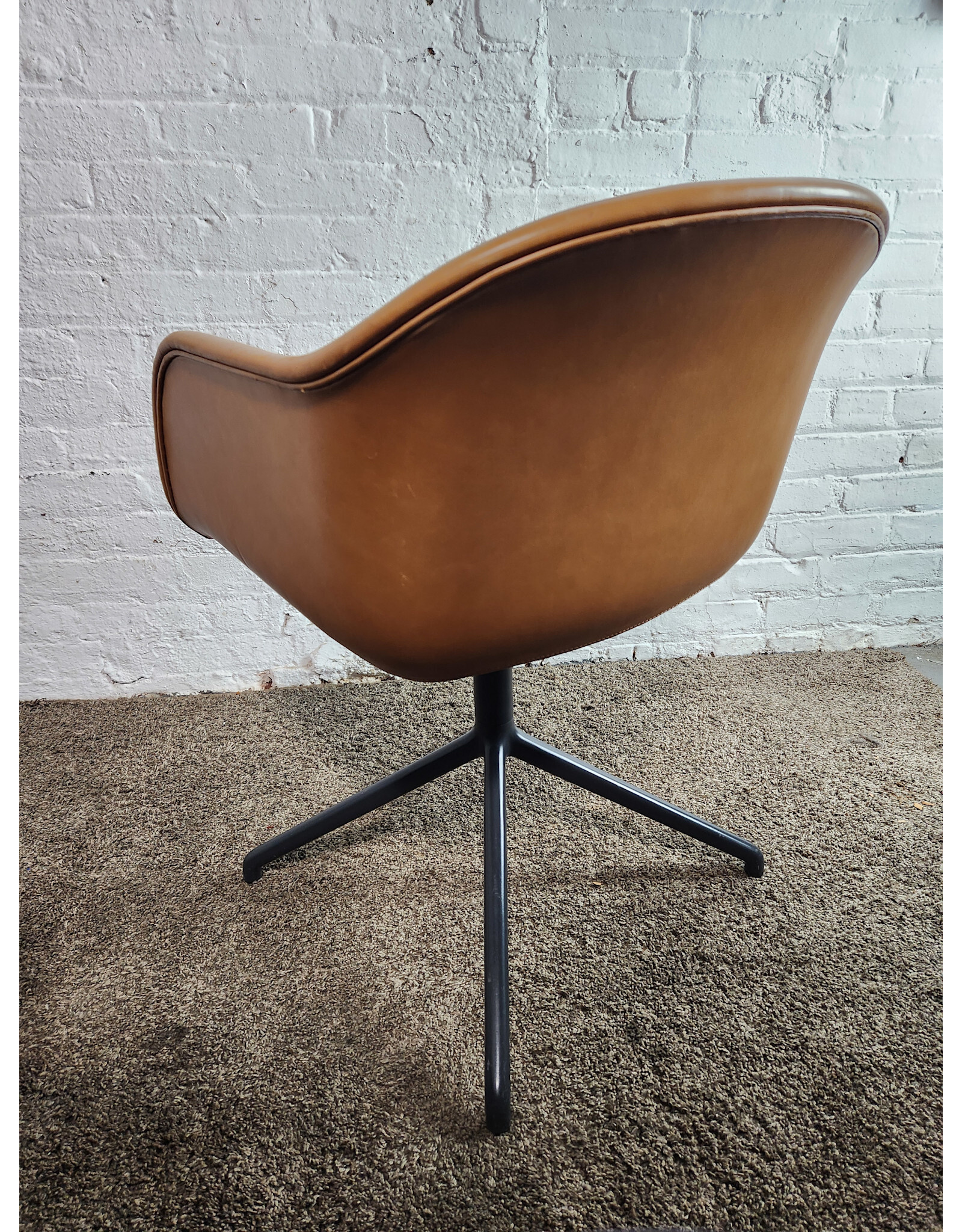 Leather Muuto Fiber Conference Swivel Armchair