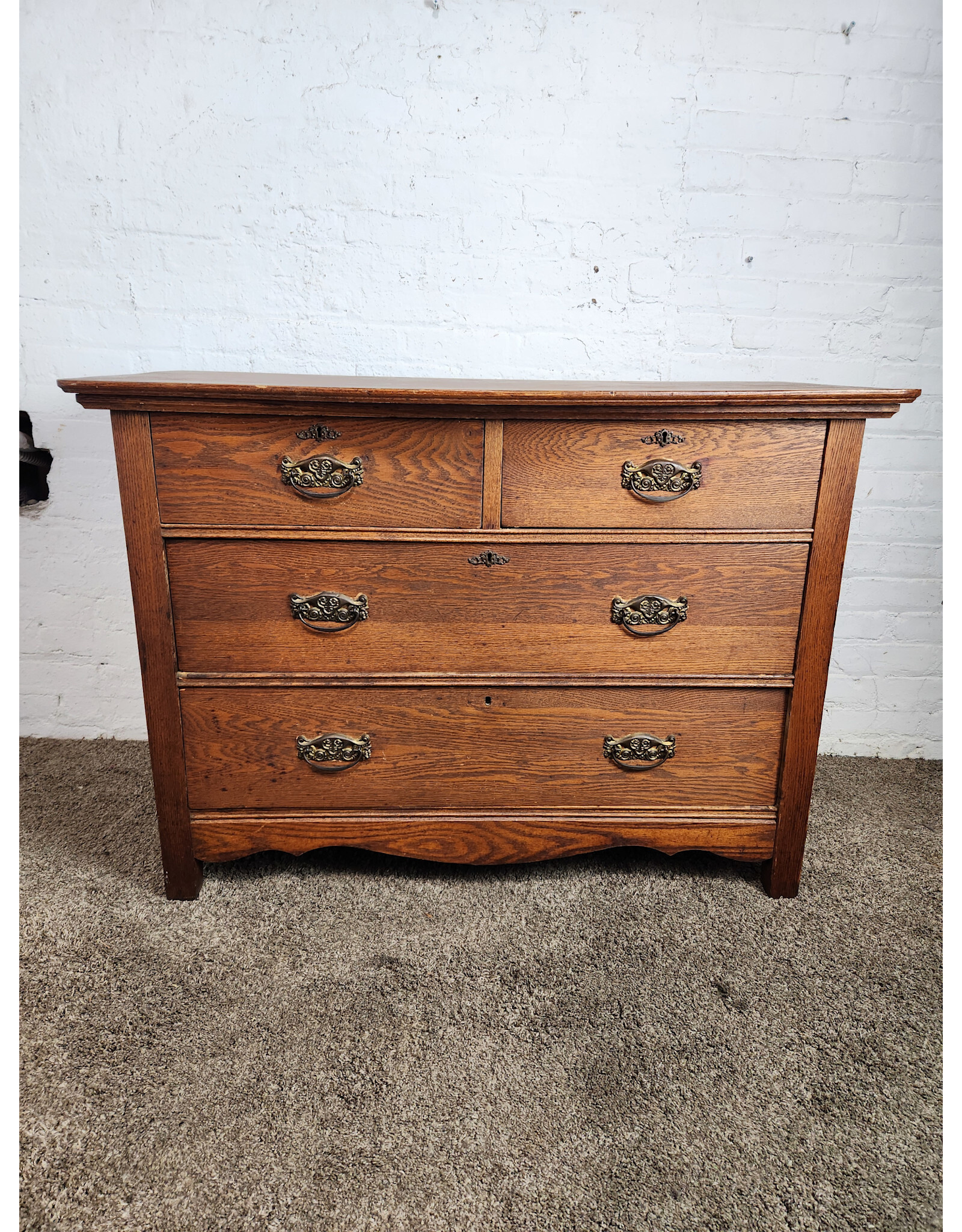 Antique Oak 4-drawer Dresser
