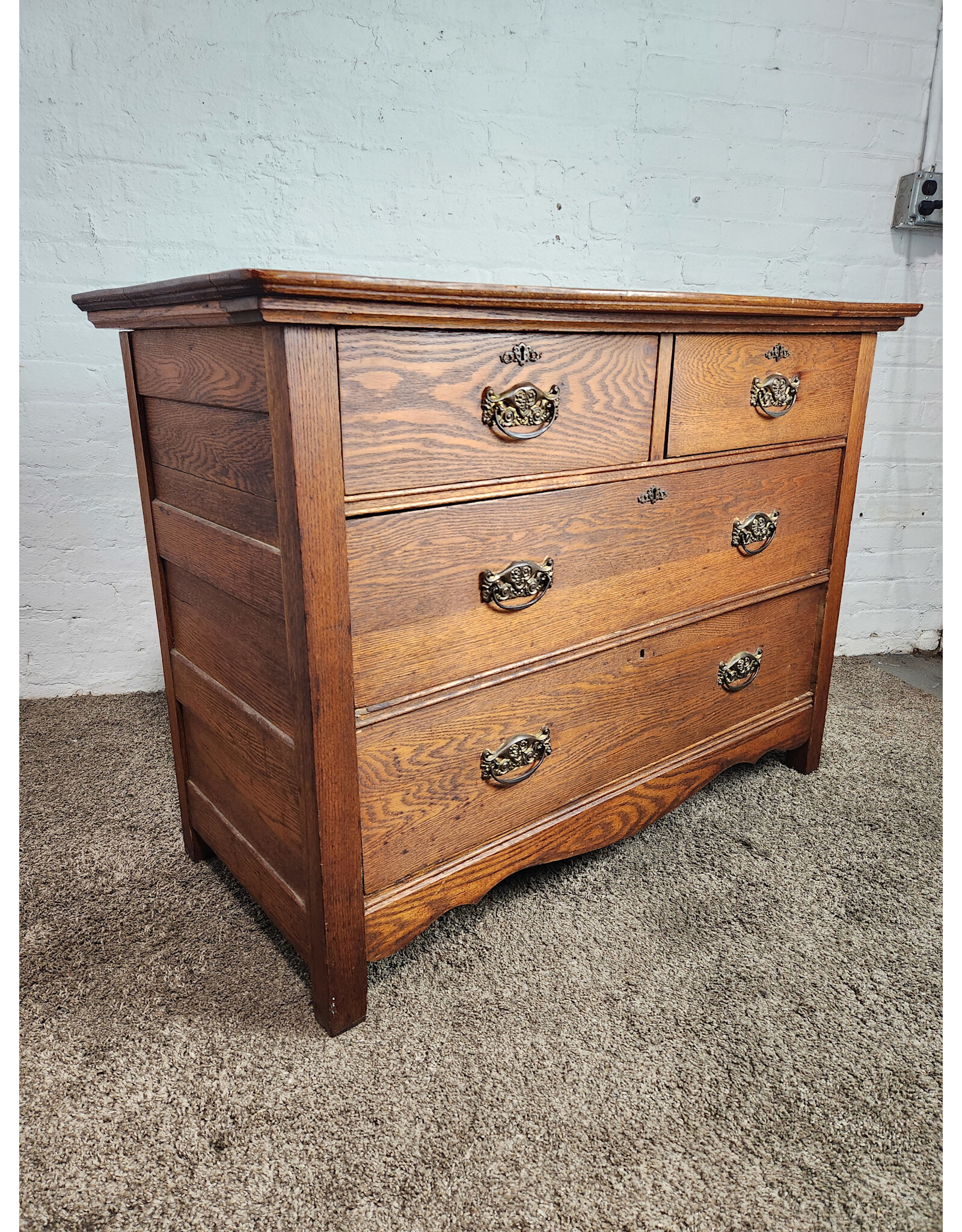Antique Oak 4-drawer Dresser