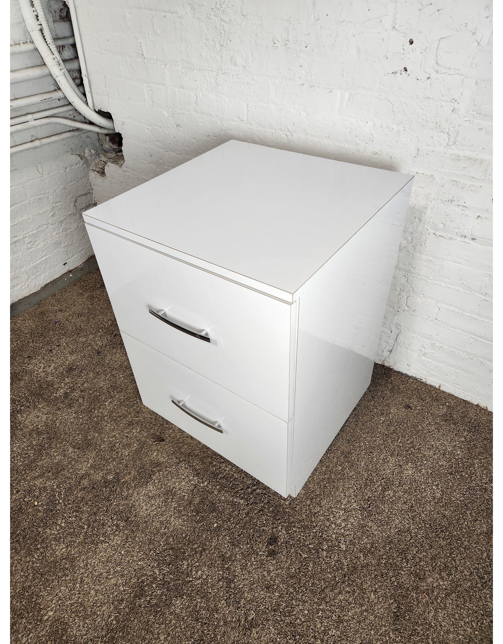 Glossy White 2-drawer Dresser