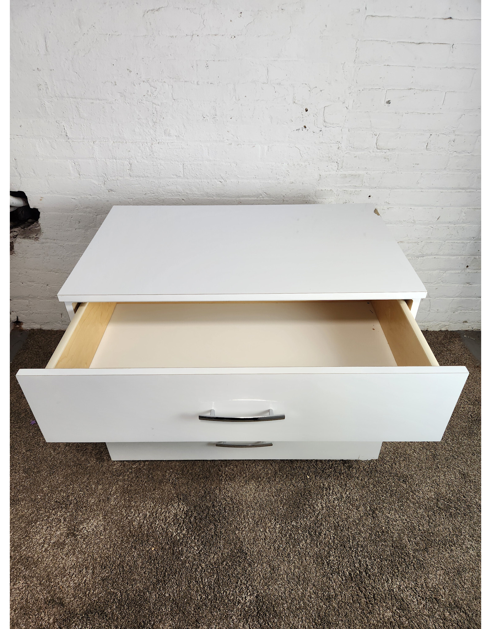 Glossy White 3-drawer Dresser