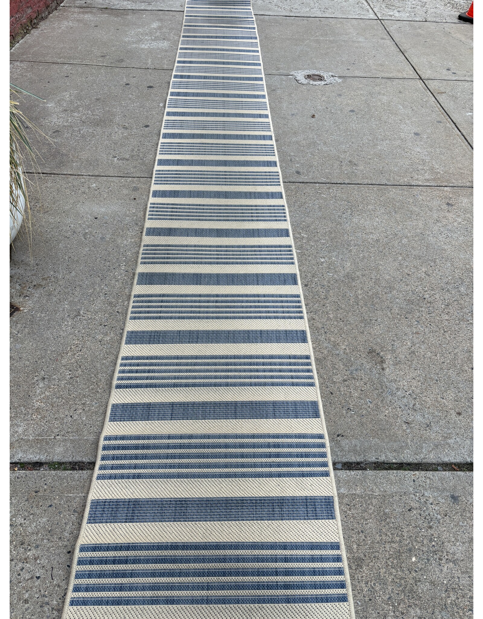 Safavieh Courtyard Beige Blue Runner Rug