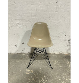 Oatmeal Modernica Case Study Shell Eiffel