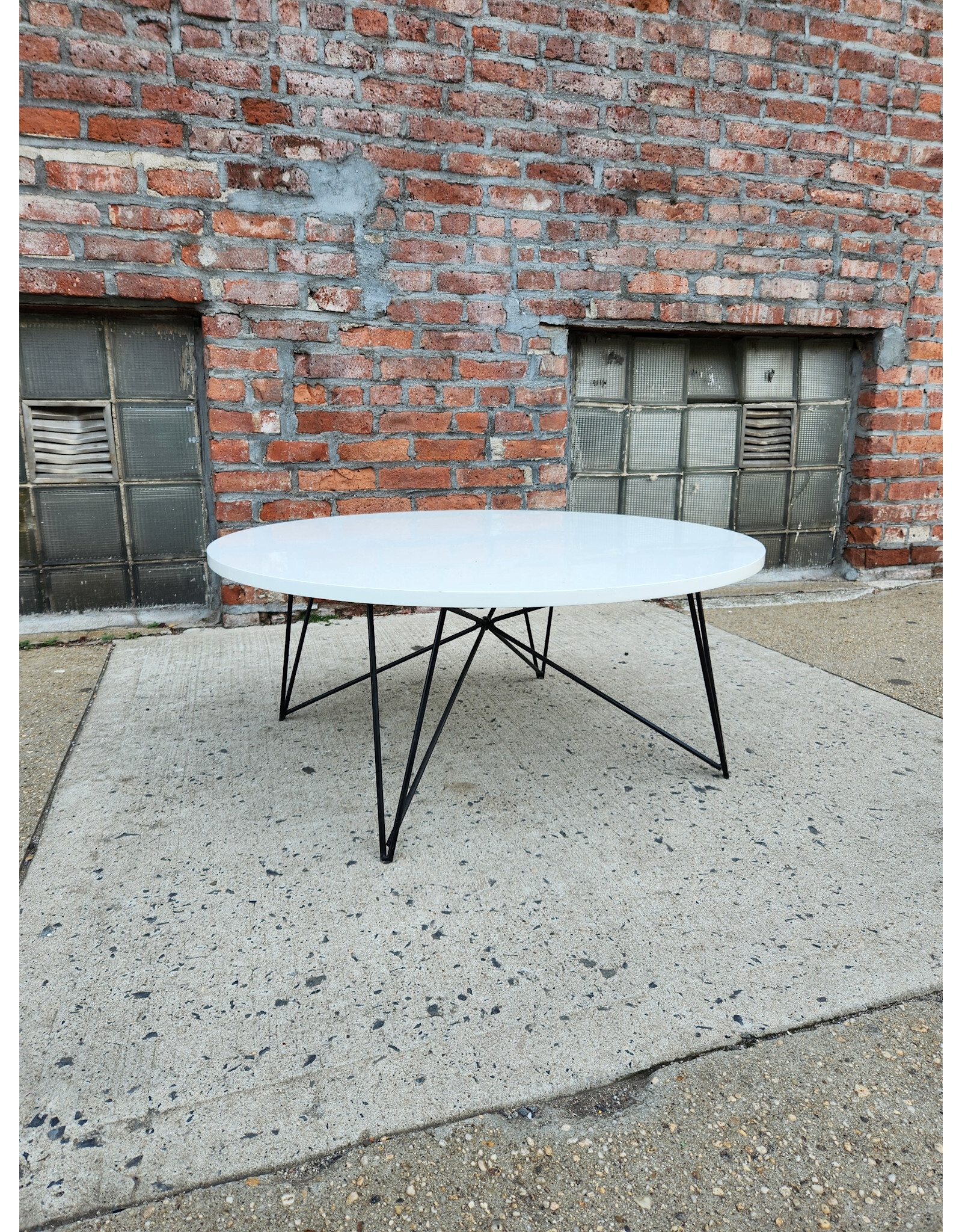 White Safavieh Maris Retro Mid Century Coffee Table