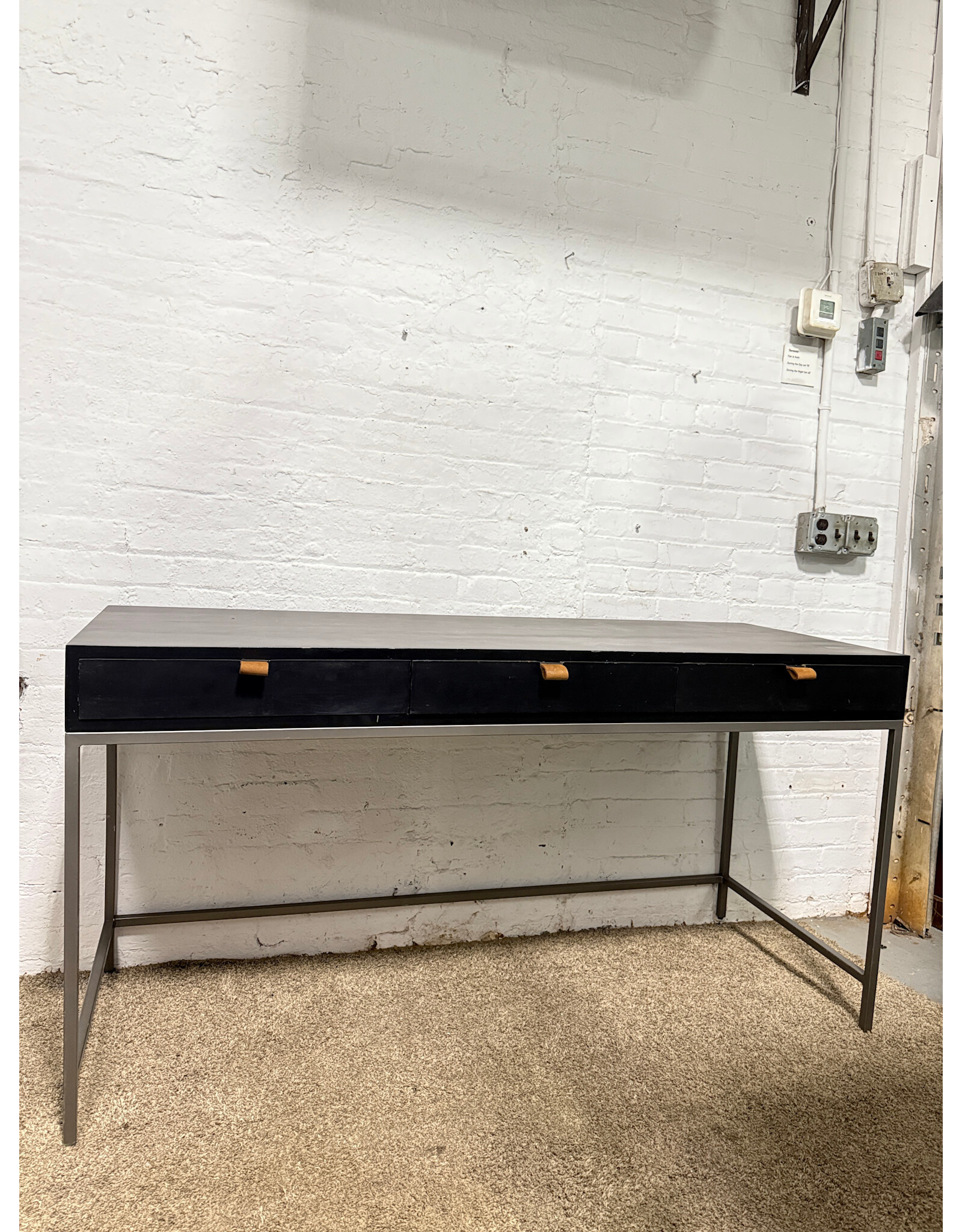 Trey Modern Writing Desk, 3-Drawers