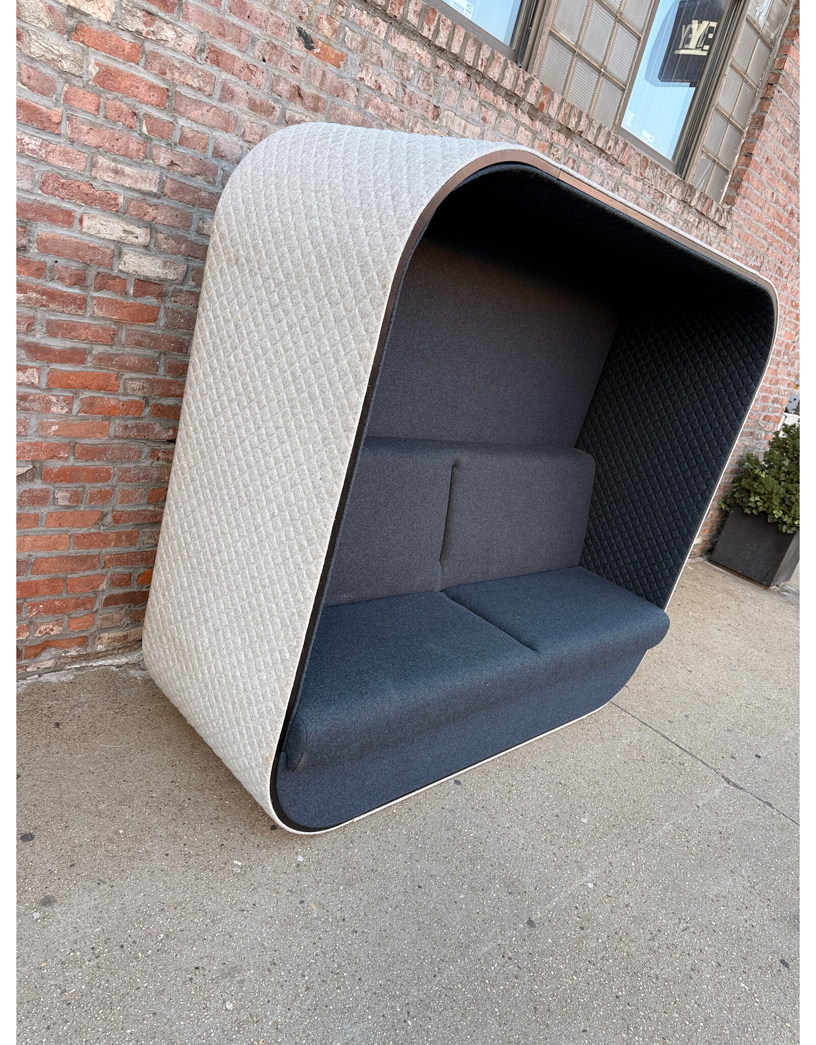 Boss Design Cocoon Booth Sofa