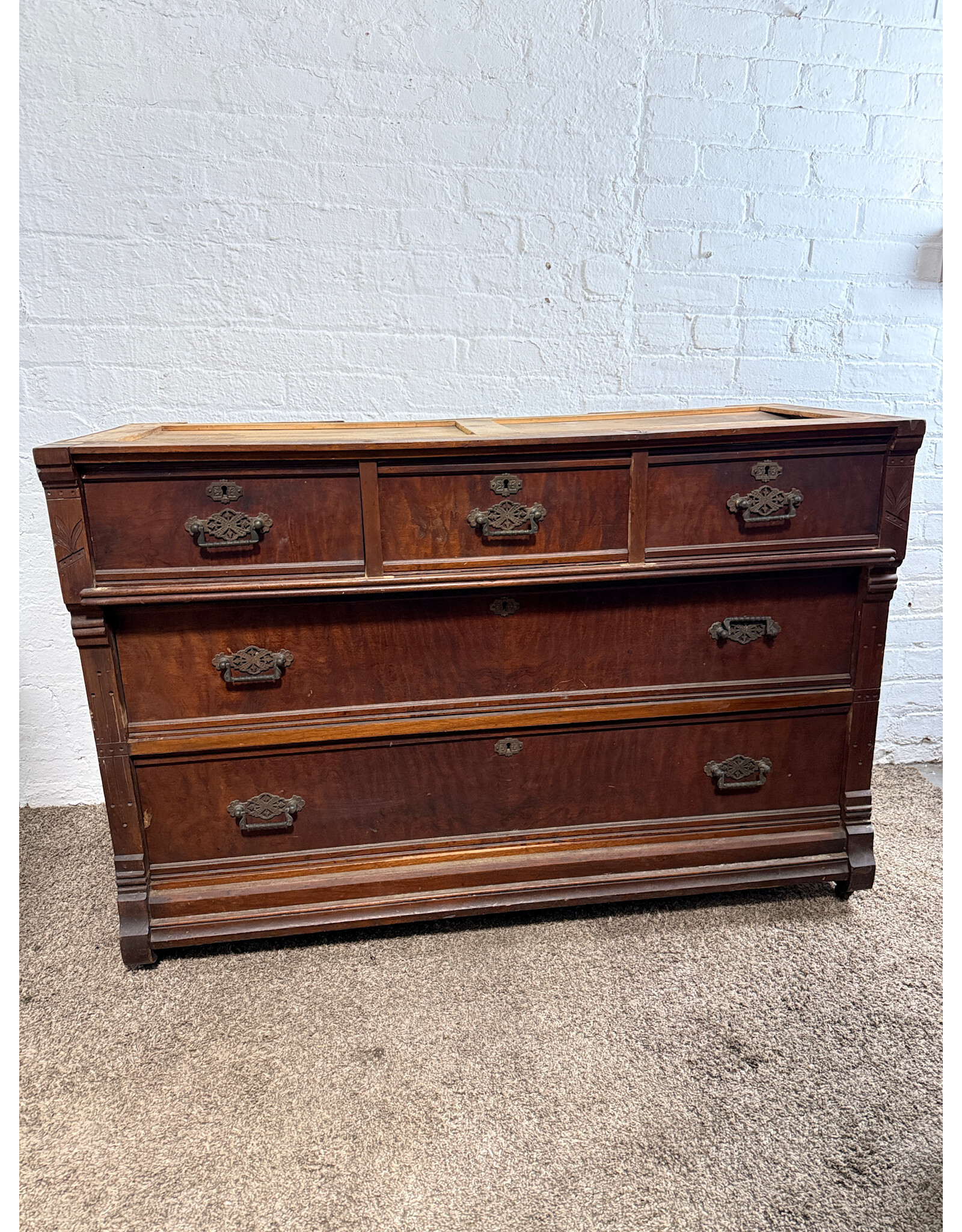 Antique Style 5-Drawer Dresser