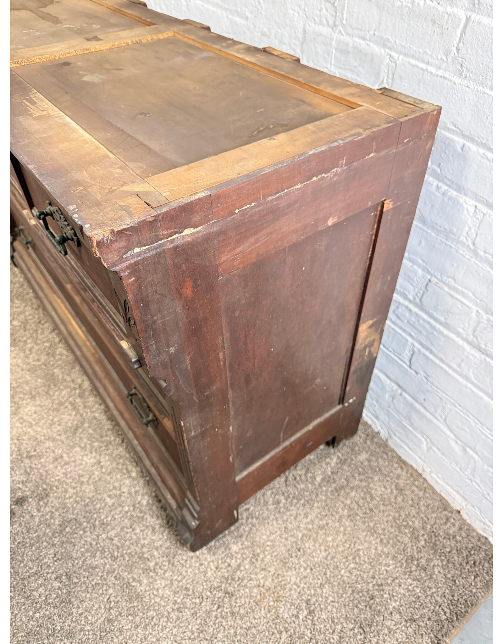 Antique Style 5-Drawer Dresser