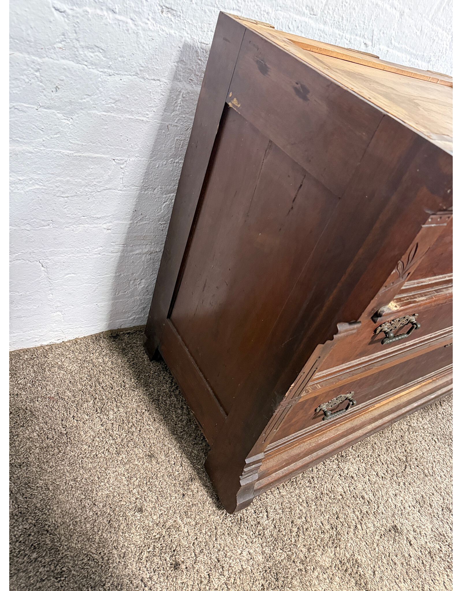 Antique Style 5-Drawer Dresser