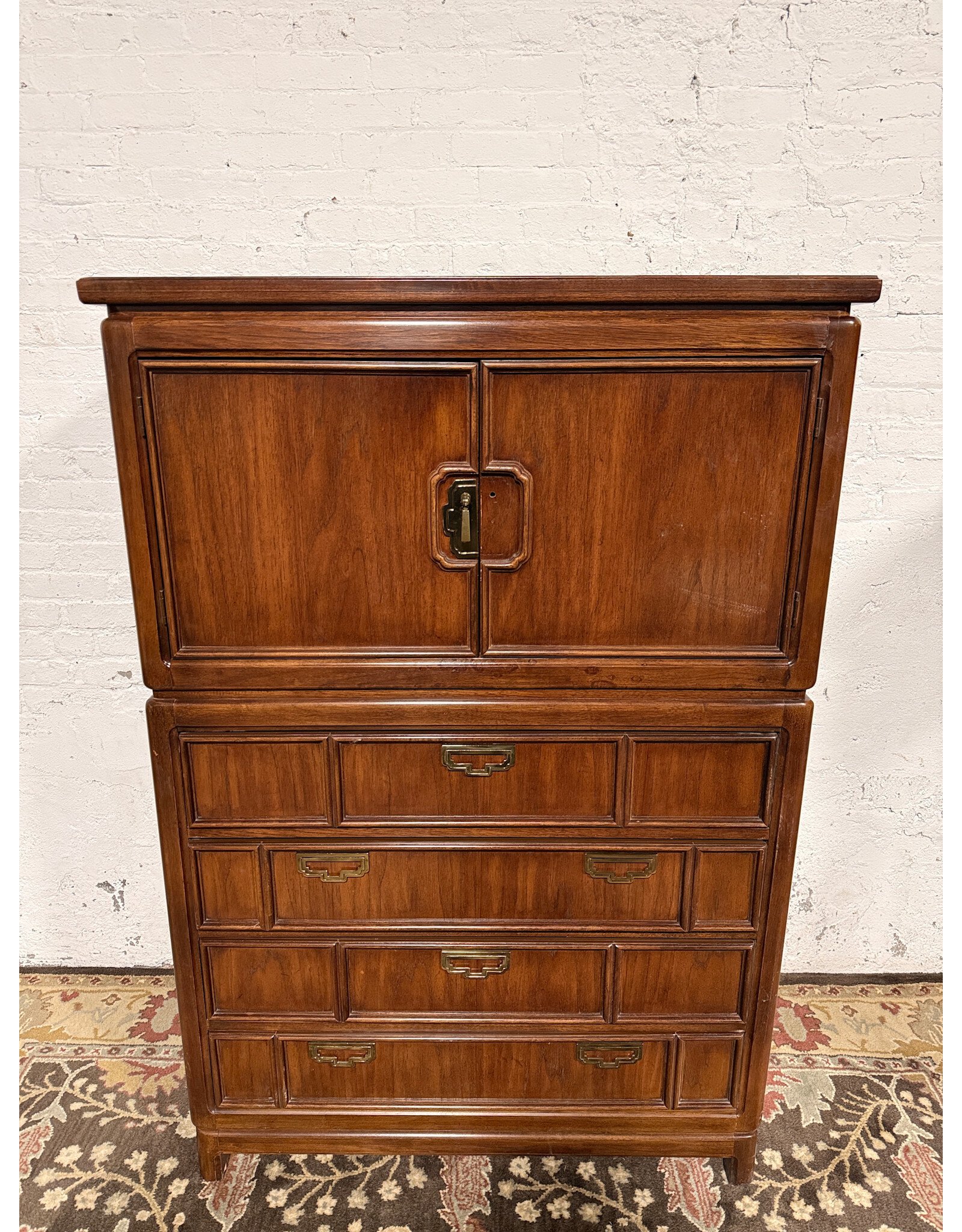 Thomasville Mystique Chinoisere 4-Drawer Pecan Wooden Dresser