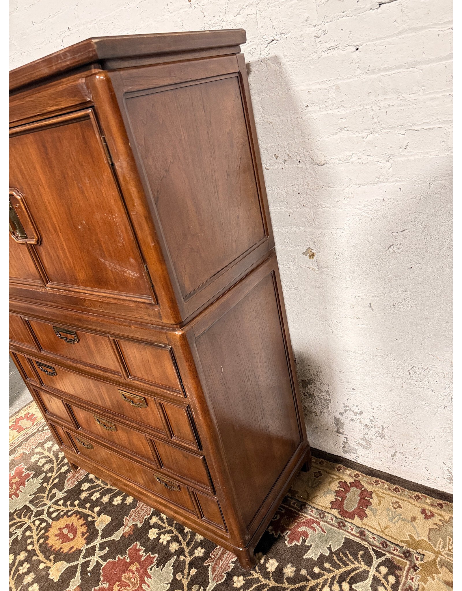 Thomasville Mystique Chinoisere 4-Drawer Pecan Wooden Dresser