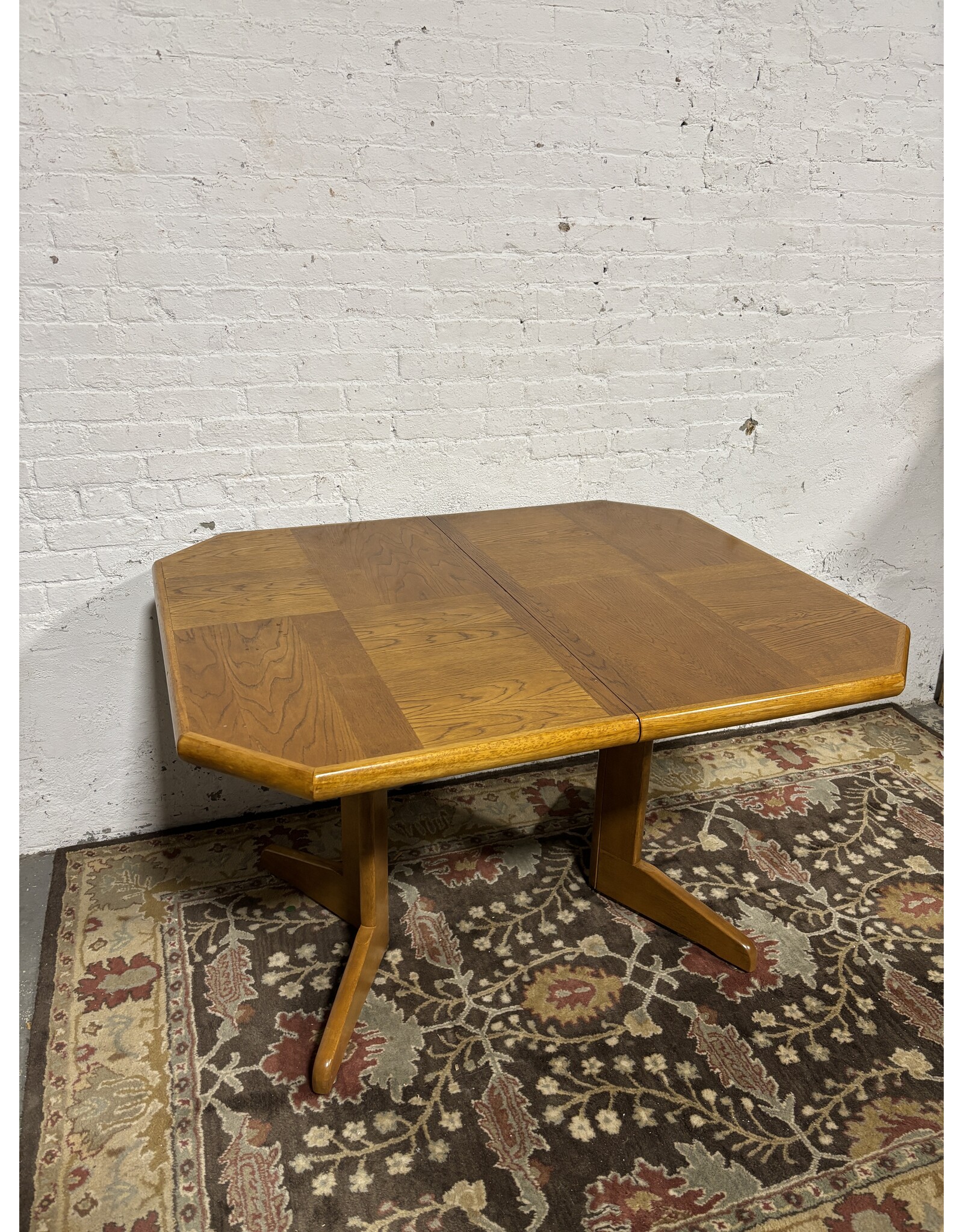 Solid Oak Extendable Dining Table