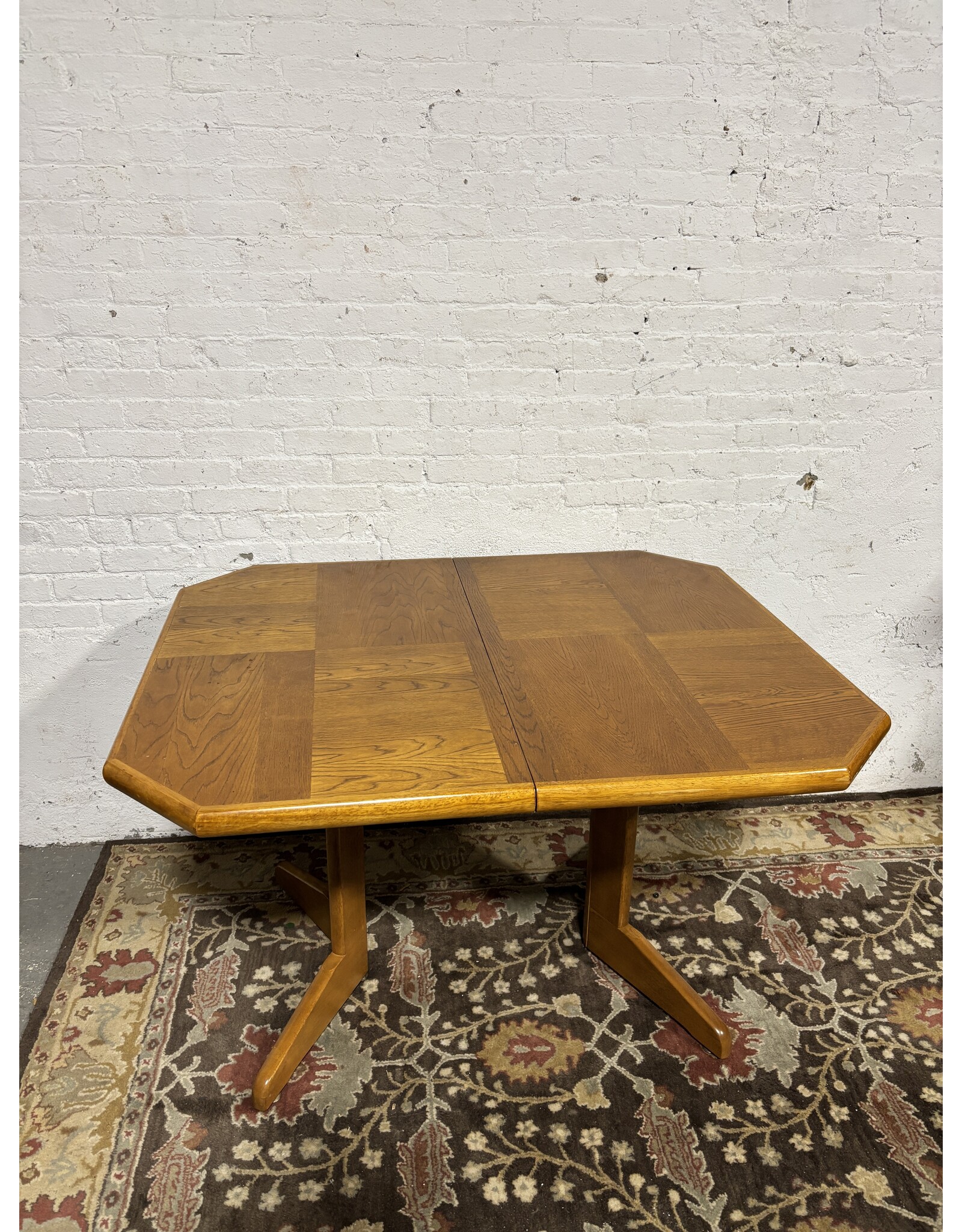 Solid Oak Extendable Dining Table