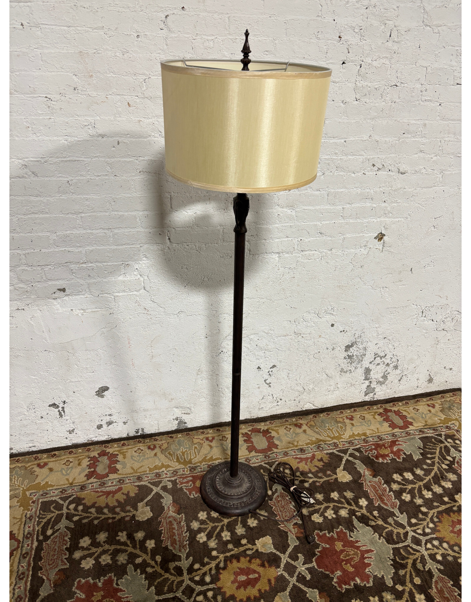 Zeek Floor Lamp