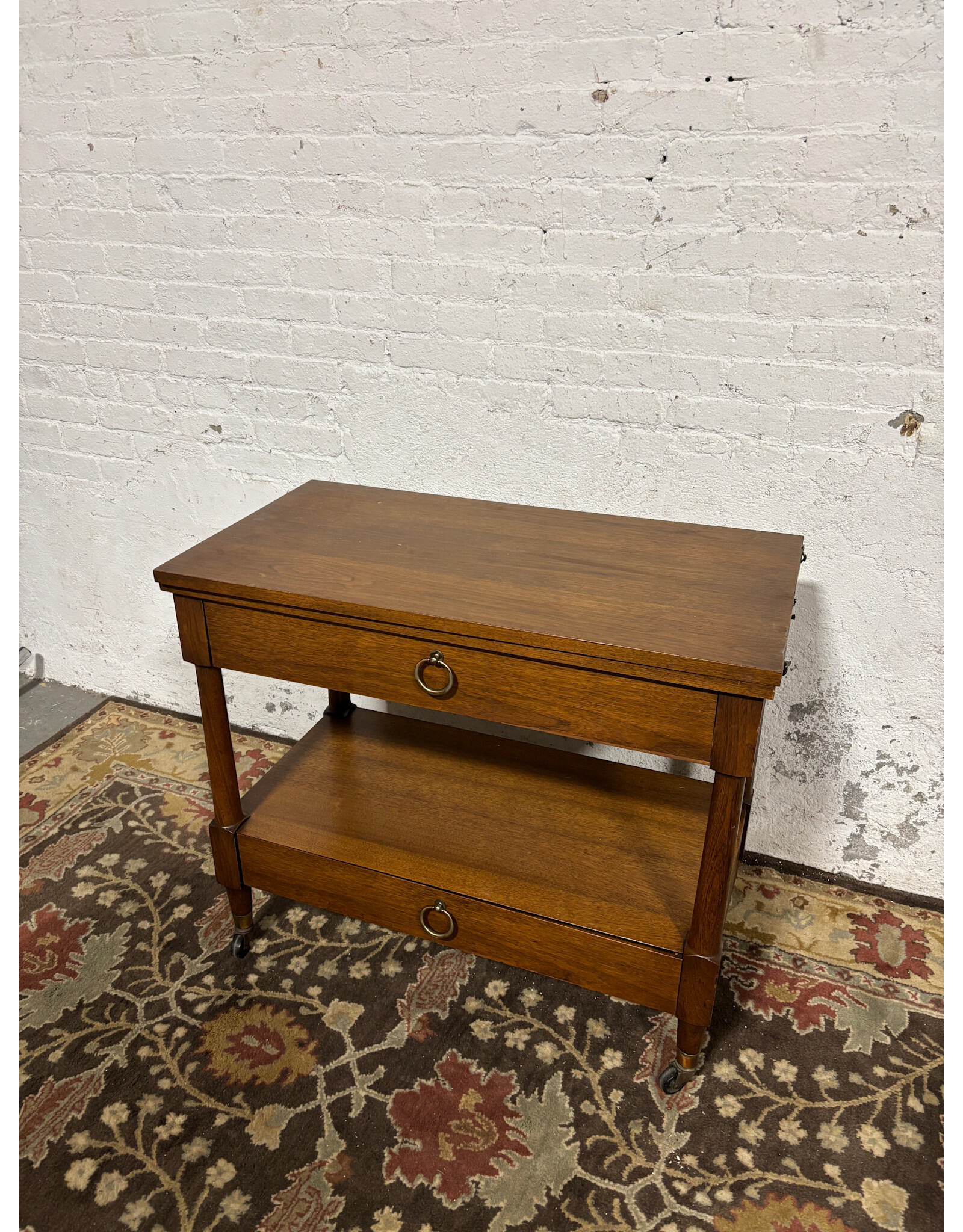 Heritage Henredon Expanding Walnut Flip-Top Bar