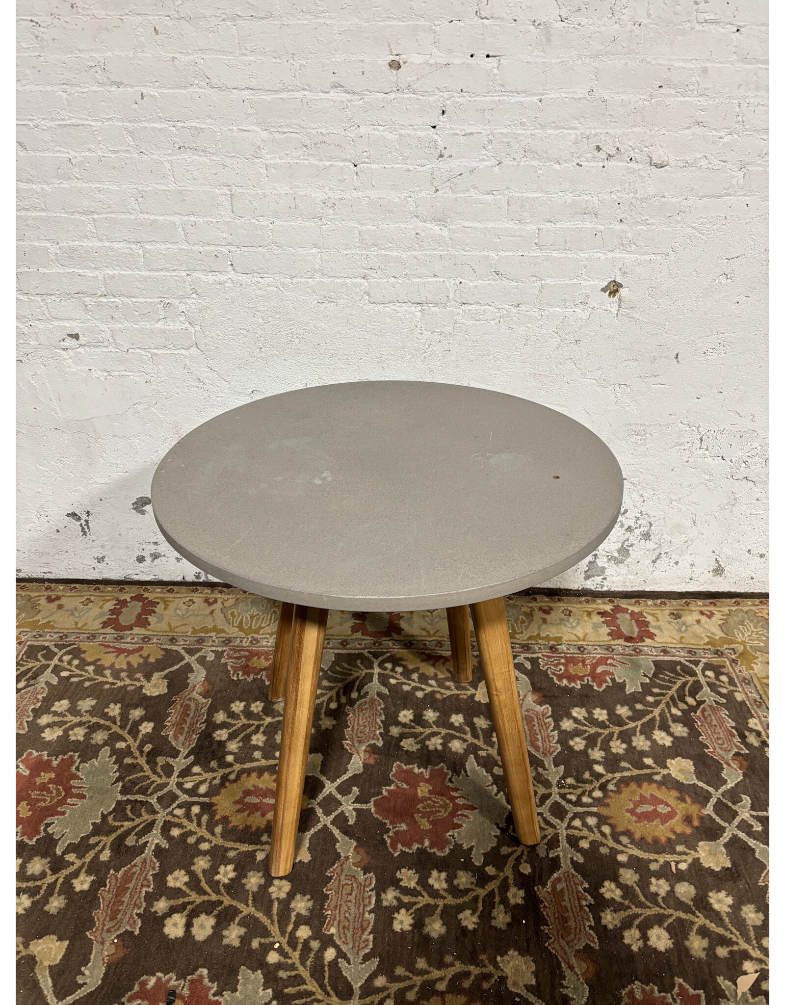 Atra Concrete Round Side Table