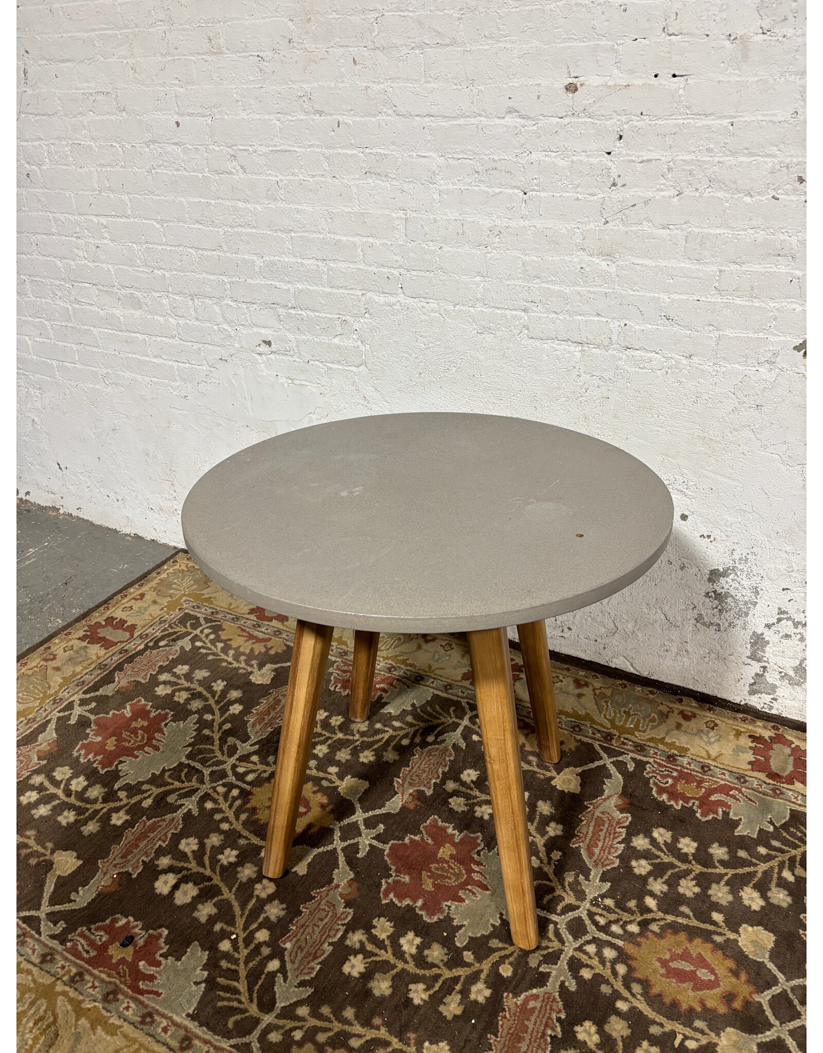 Atra Concrete Round Side Table