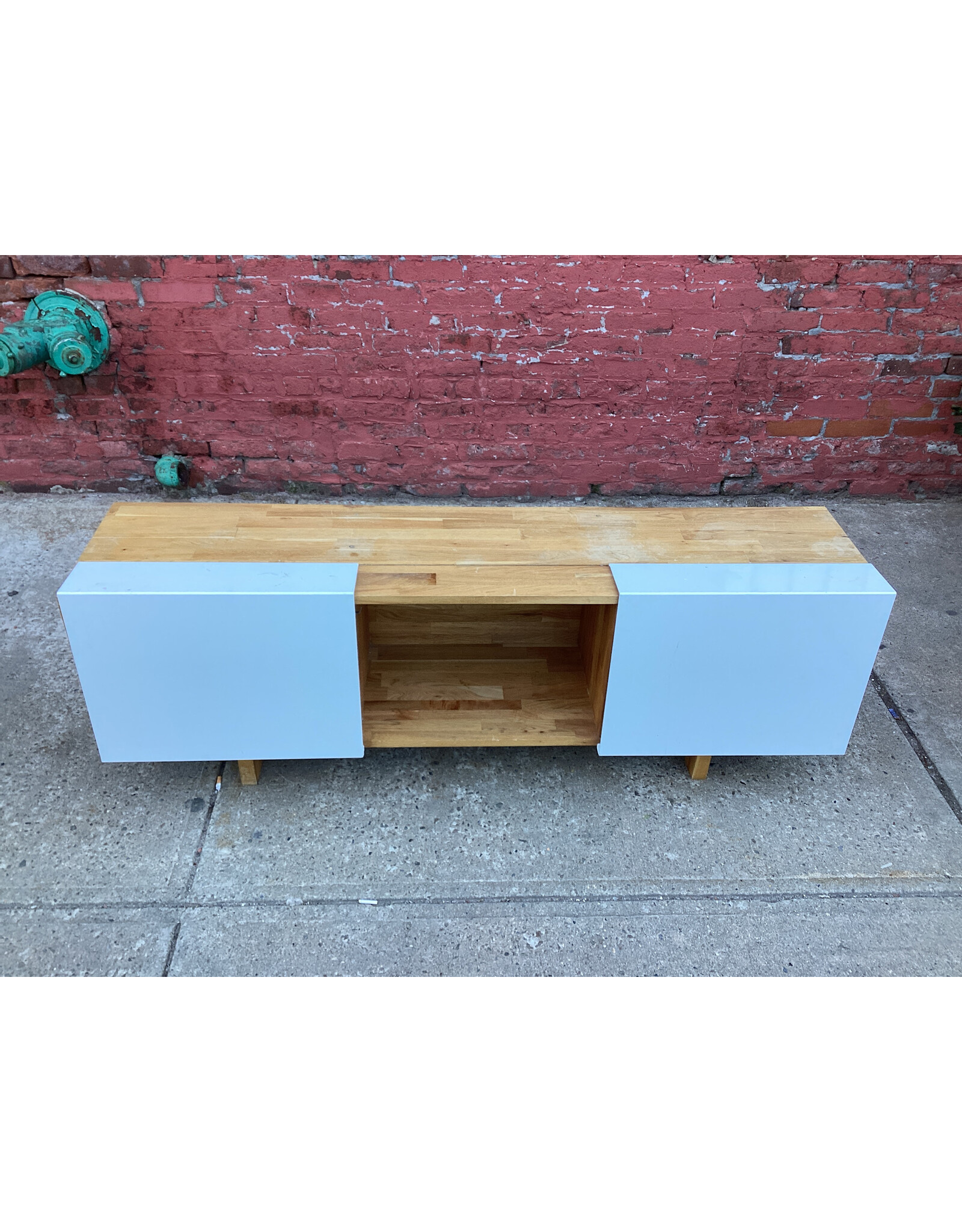 LAXSeries 3X Shelf Console with Base