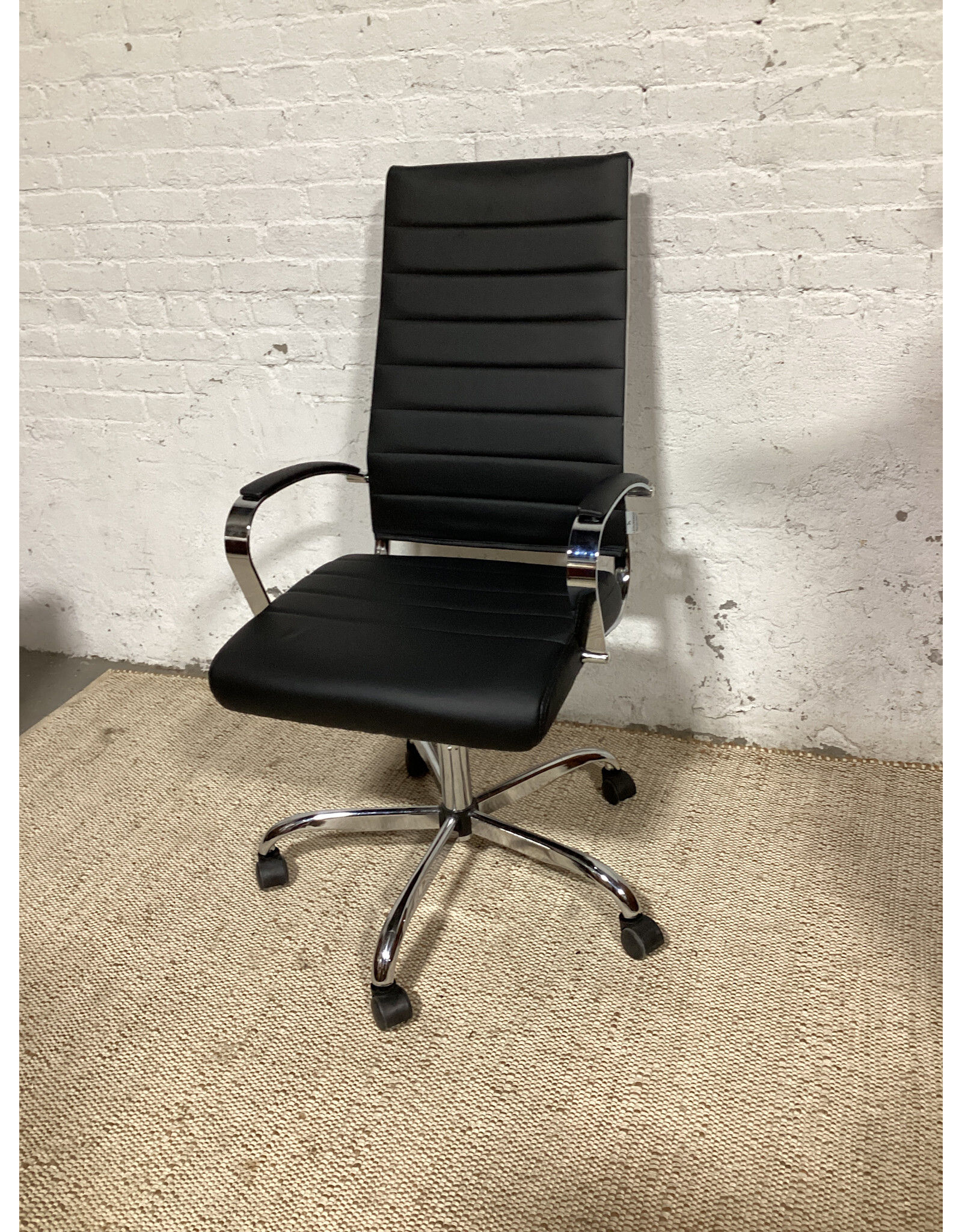 Leisuremod Office Chair