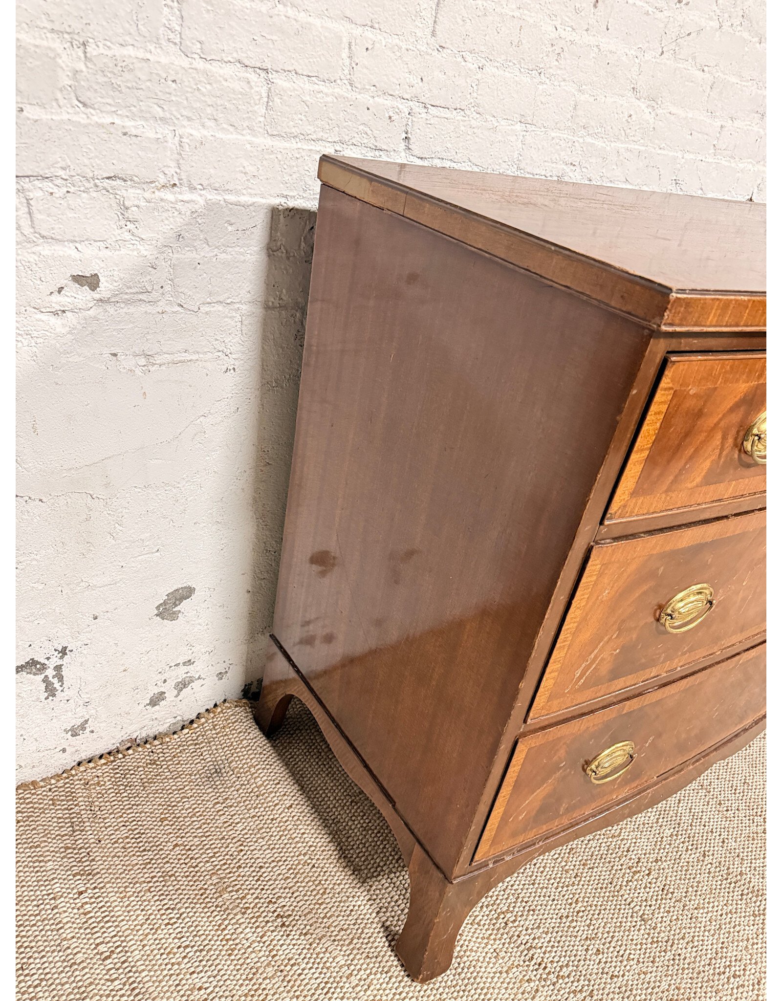 18th Century Hepplewhite Style Bow-Front 3-Drawer Chest of Drawers