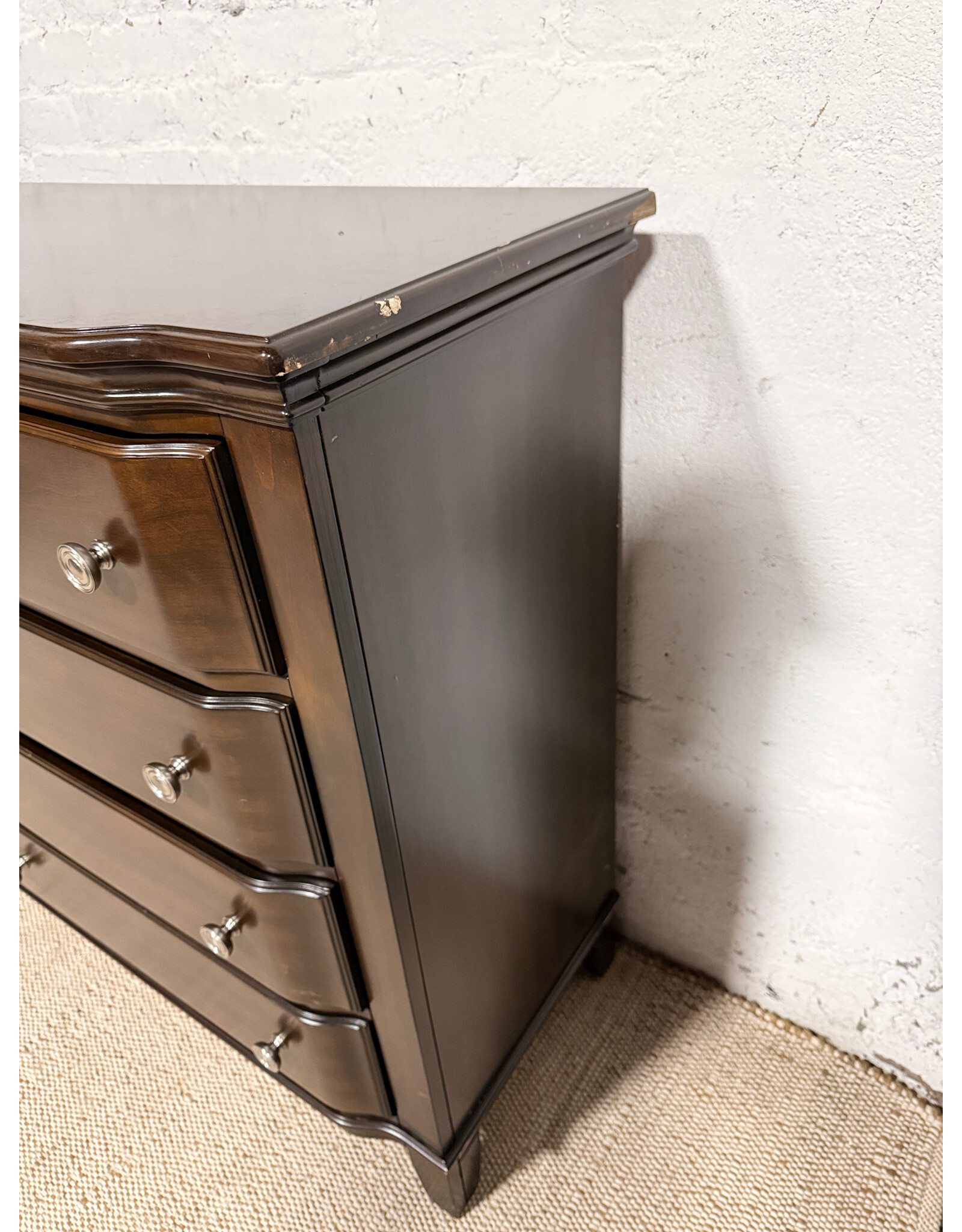 Modern 8-Drawer Dark Chocolate Dresser