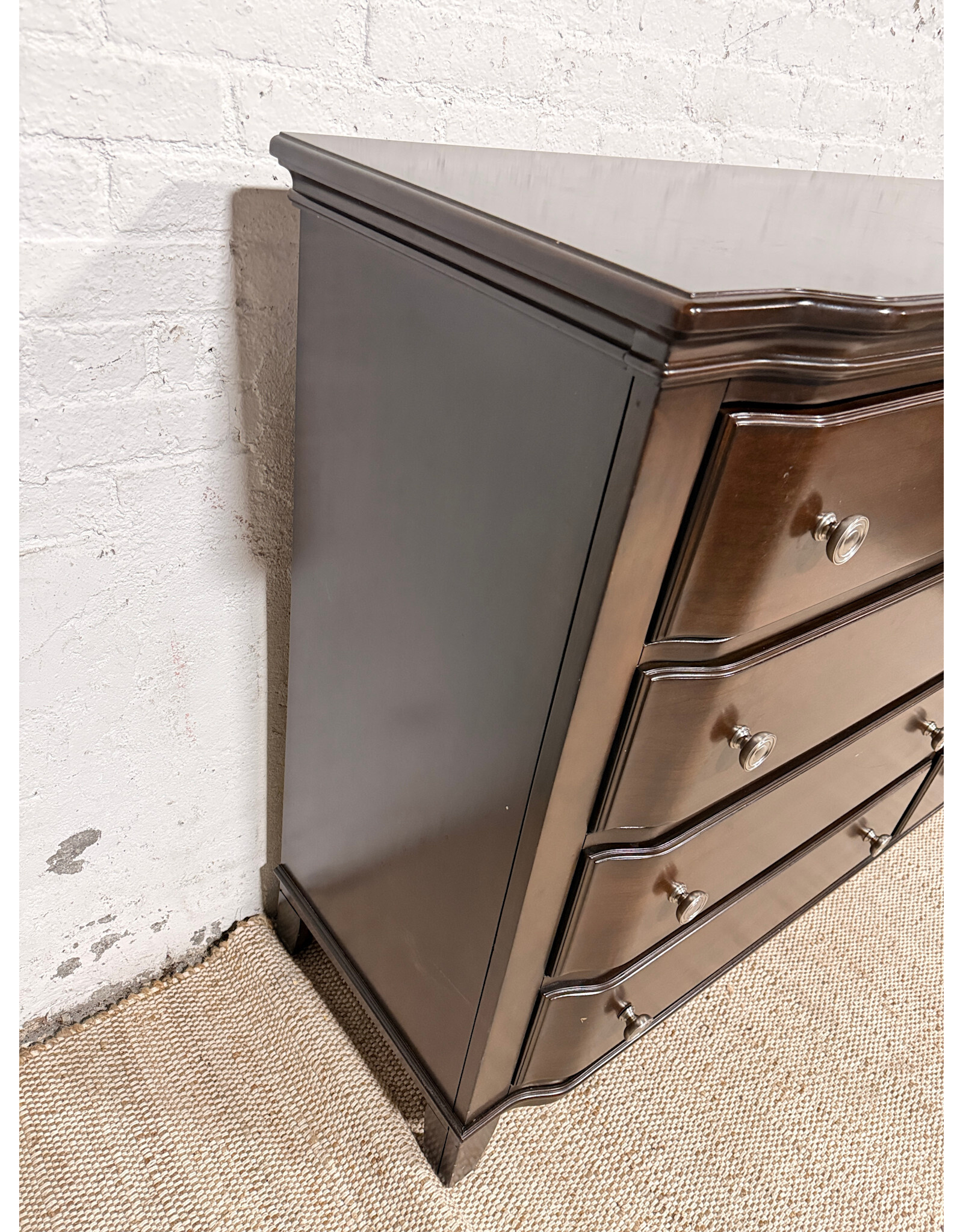 Modern 8-Drawer Dark Chocolate Dresser