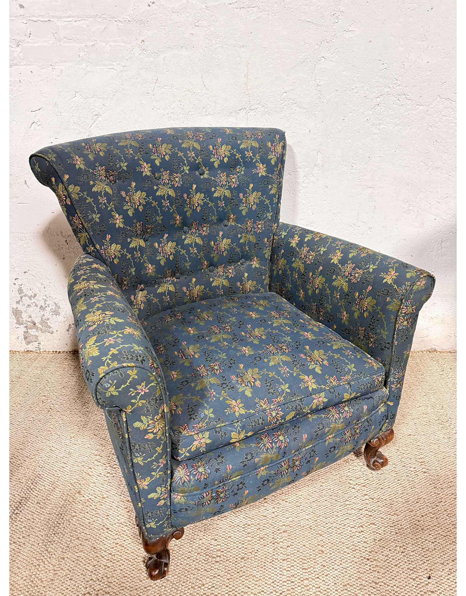 Queen Anne Style Wingback Accent Lounge Chair in that Blue Floral