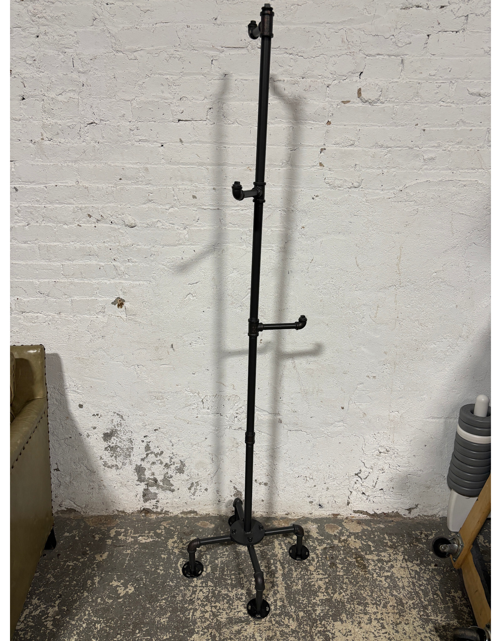 Black Metal Pipes Industrial Coat Rack