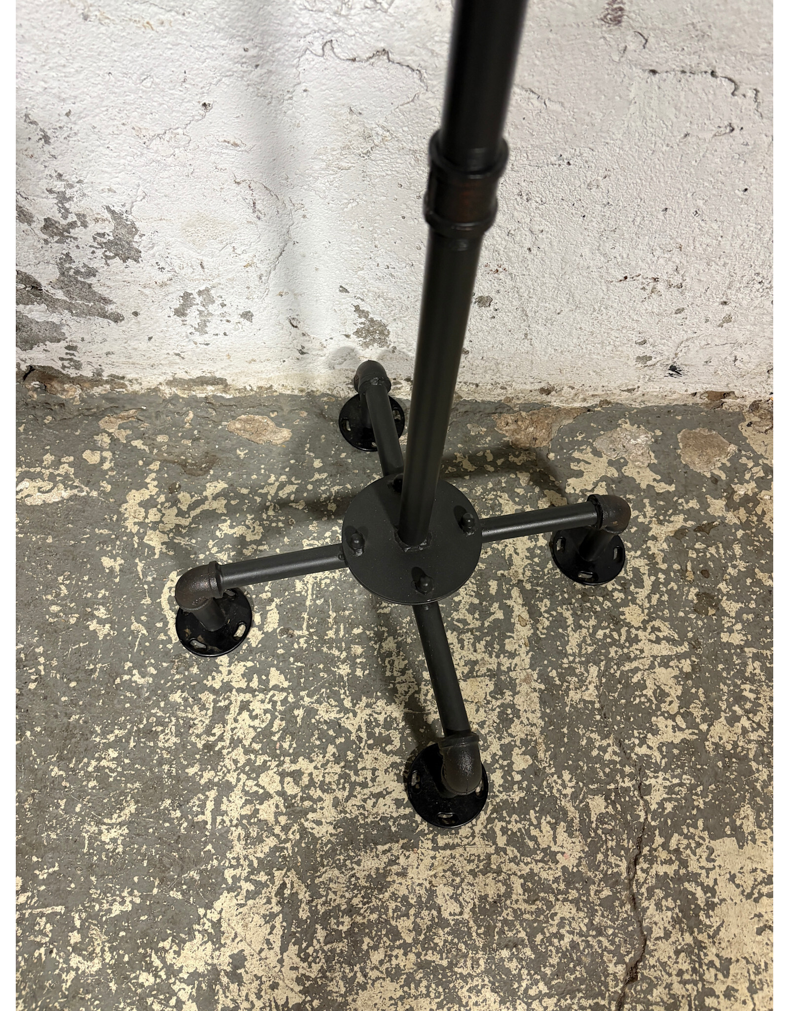 Black Metal Pipes Industrial Coat Rack