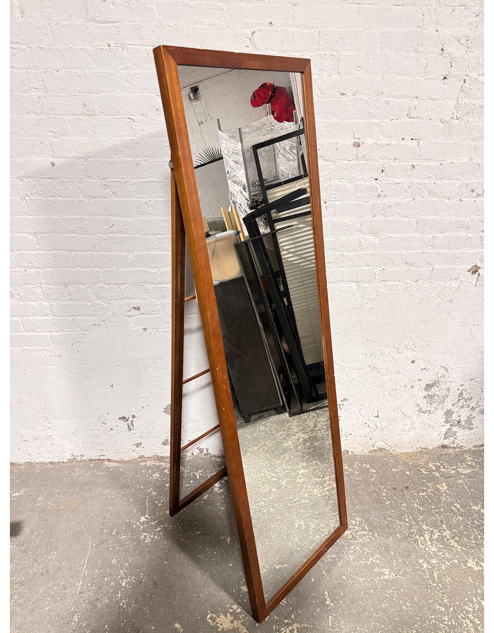 Modern Standing Mirror