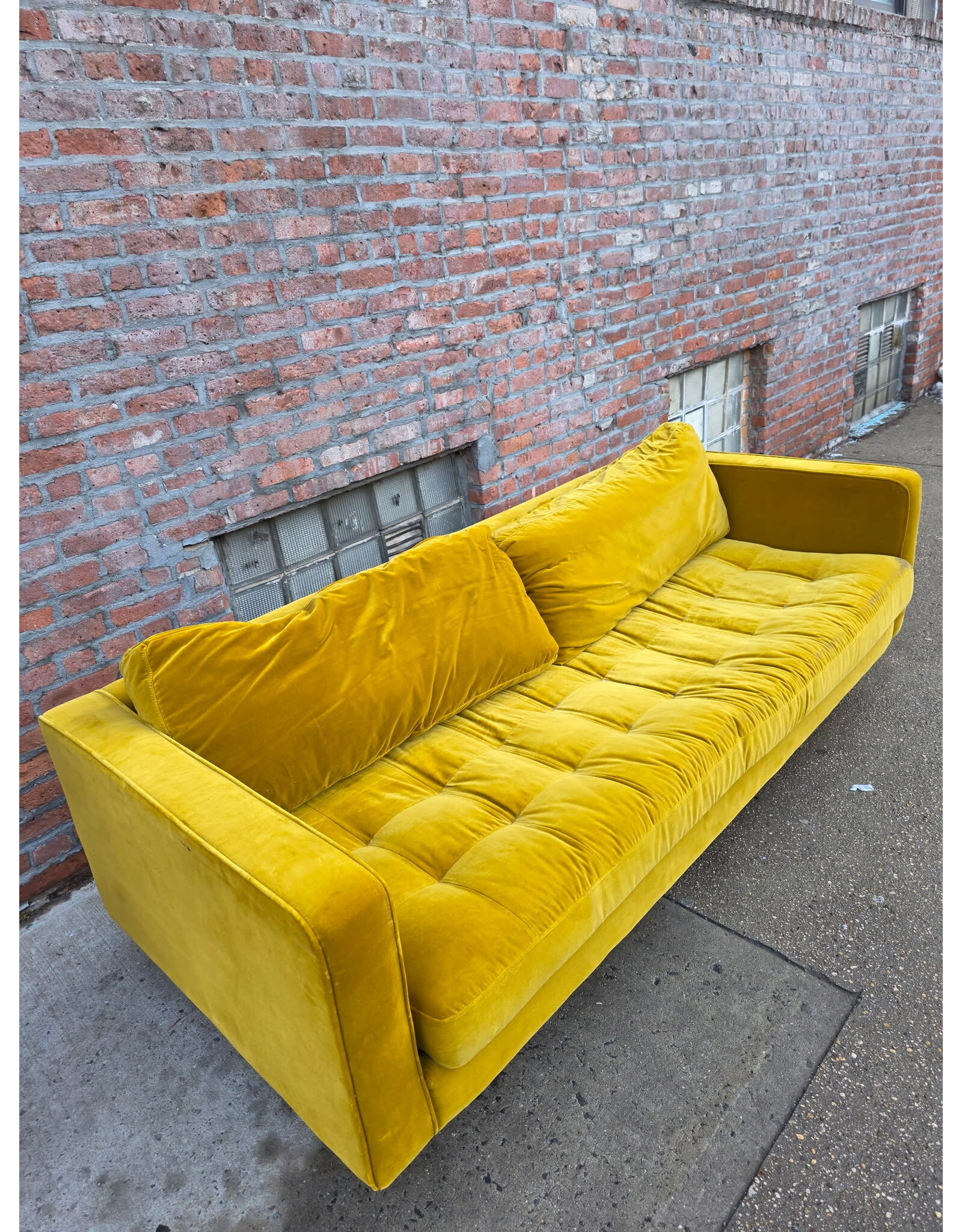 Article Yarrow Gold Sofa