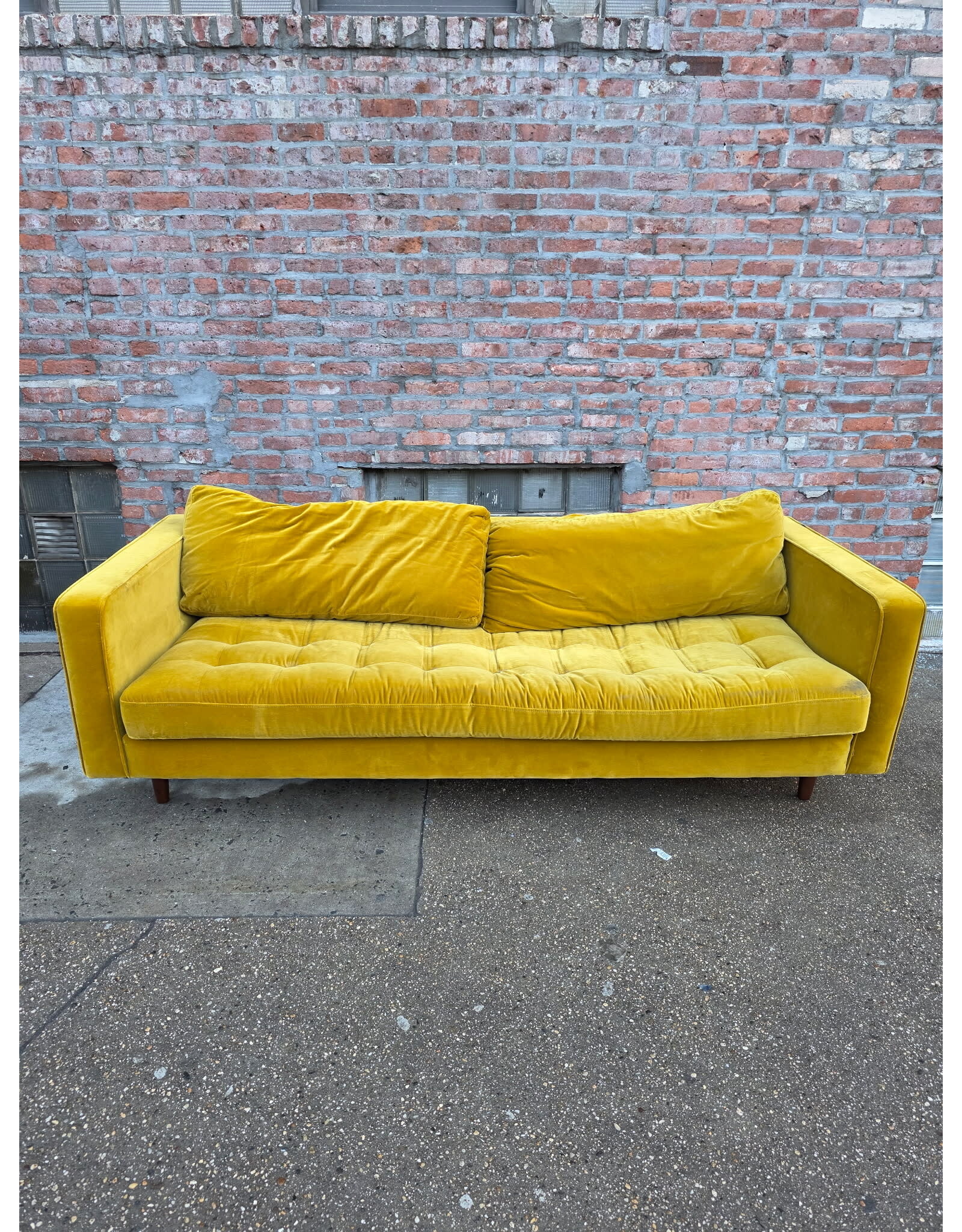 Article Yarrow Gold Sofa