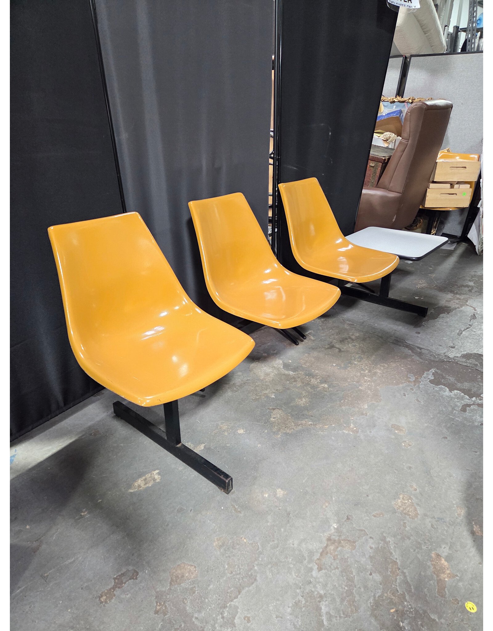 MCM Curry Fiberglass Krueger Metal Products 3 Seat Bench with Side Table