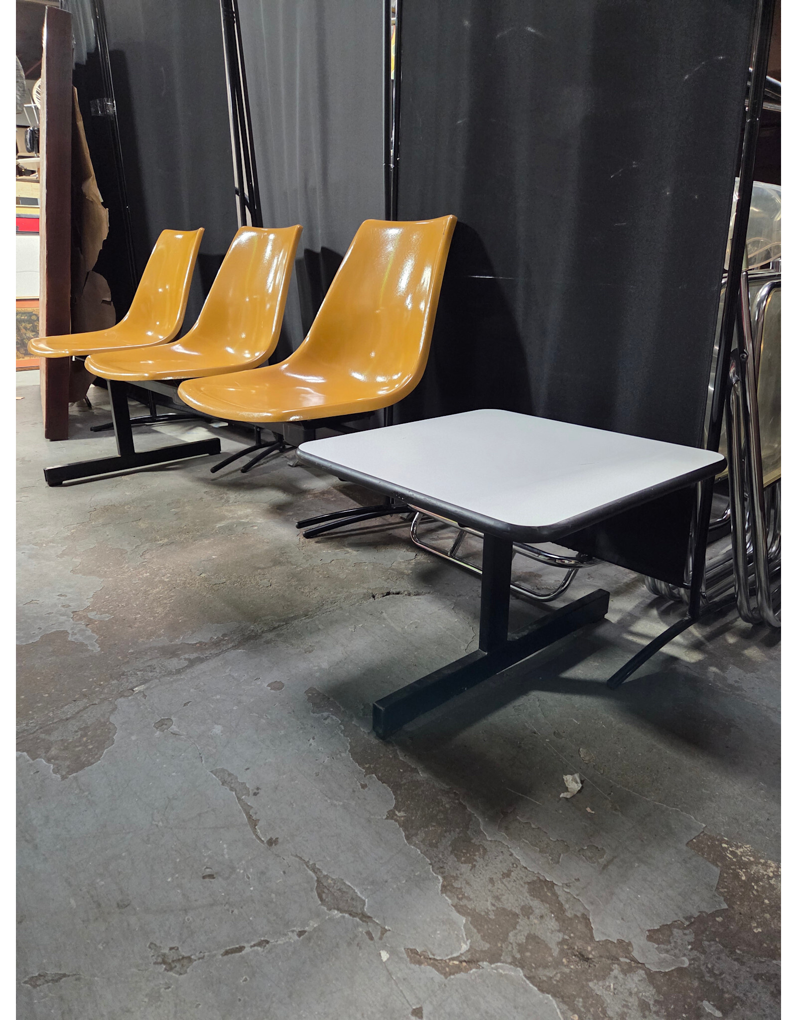 MCM Curry Fiberglass Krueger Metal Products 3 Seat Bench with Side Table