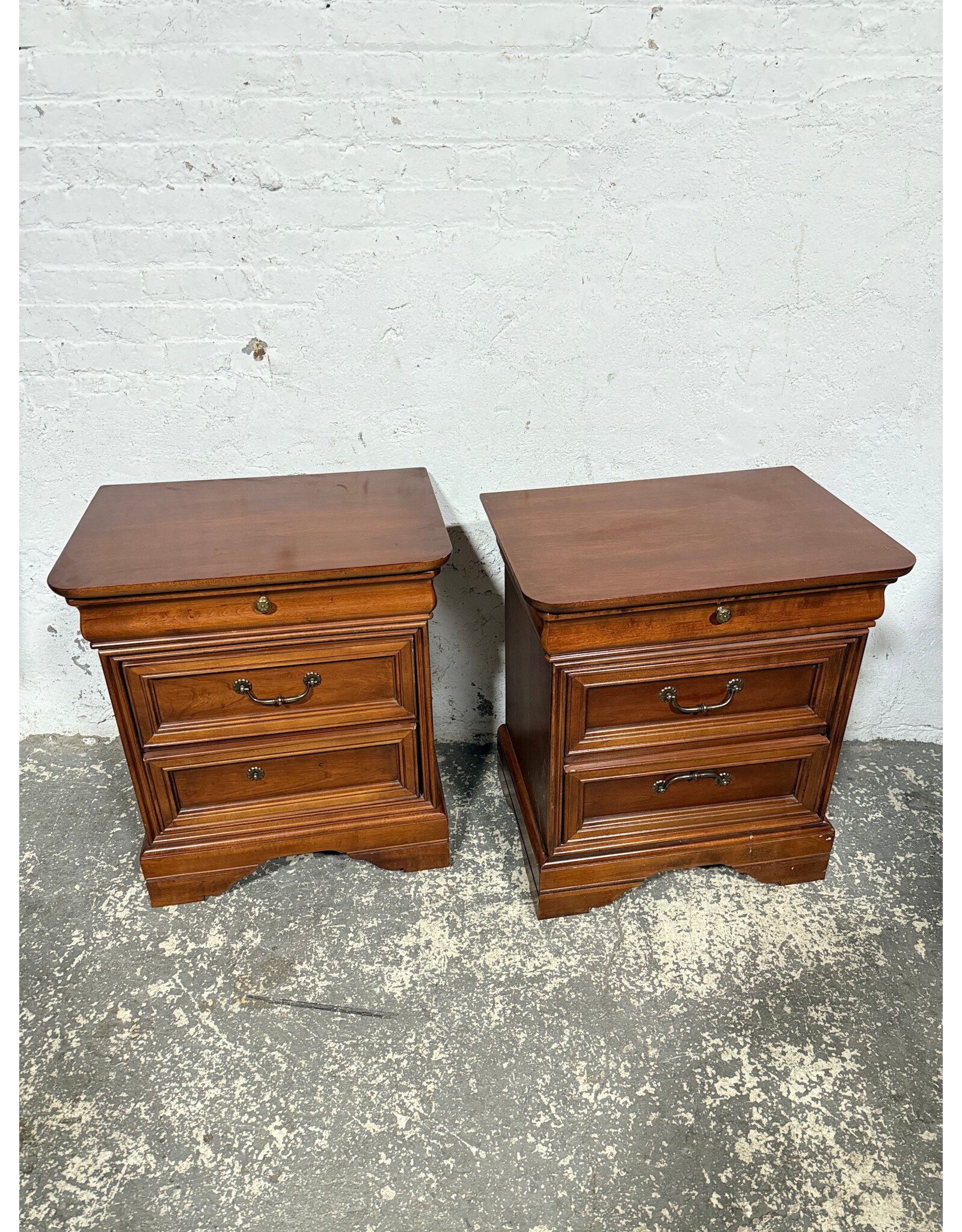 Lexington Furniture 3-Drawer Nightstand