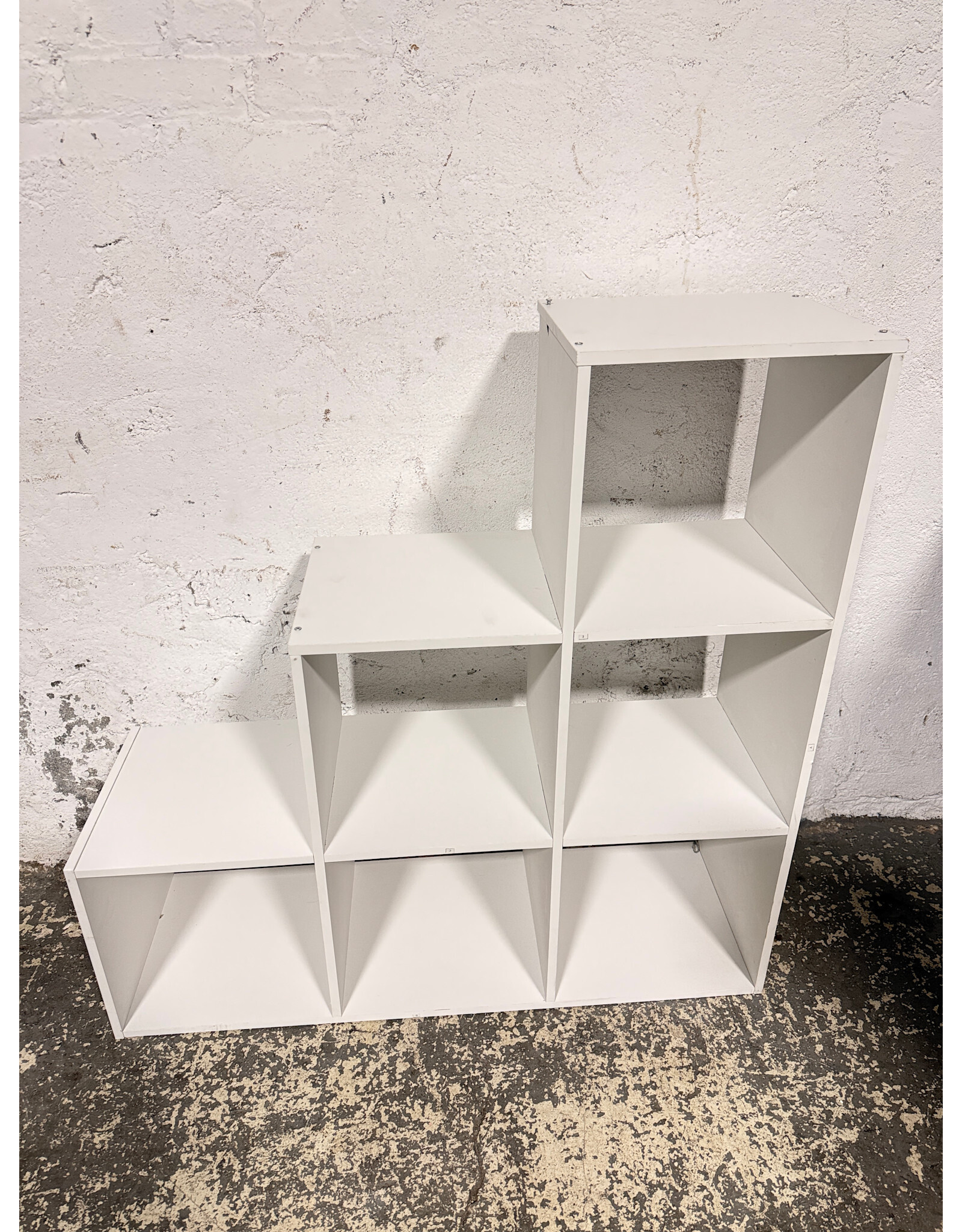 Step White Cube Shelf