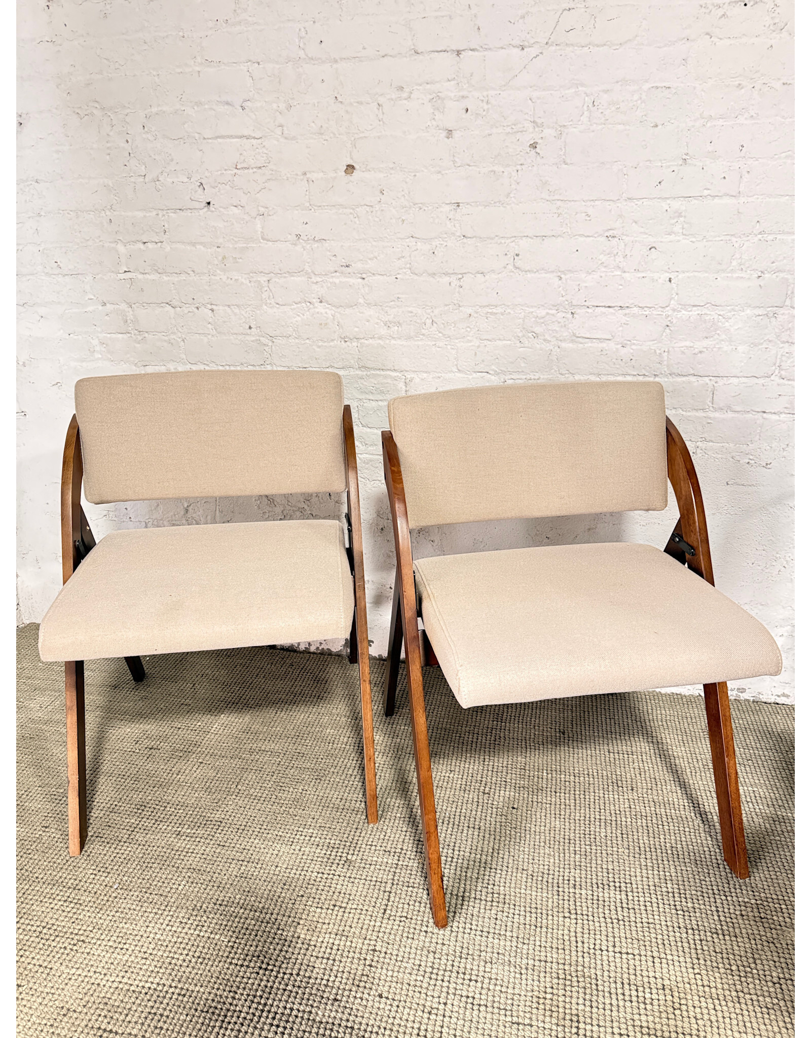 Mid-Century Modern Style Folding Chair