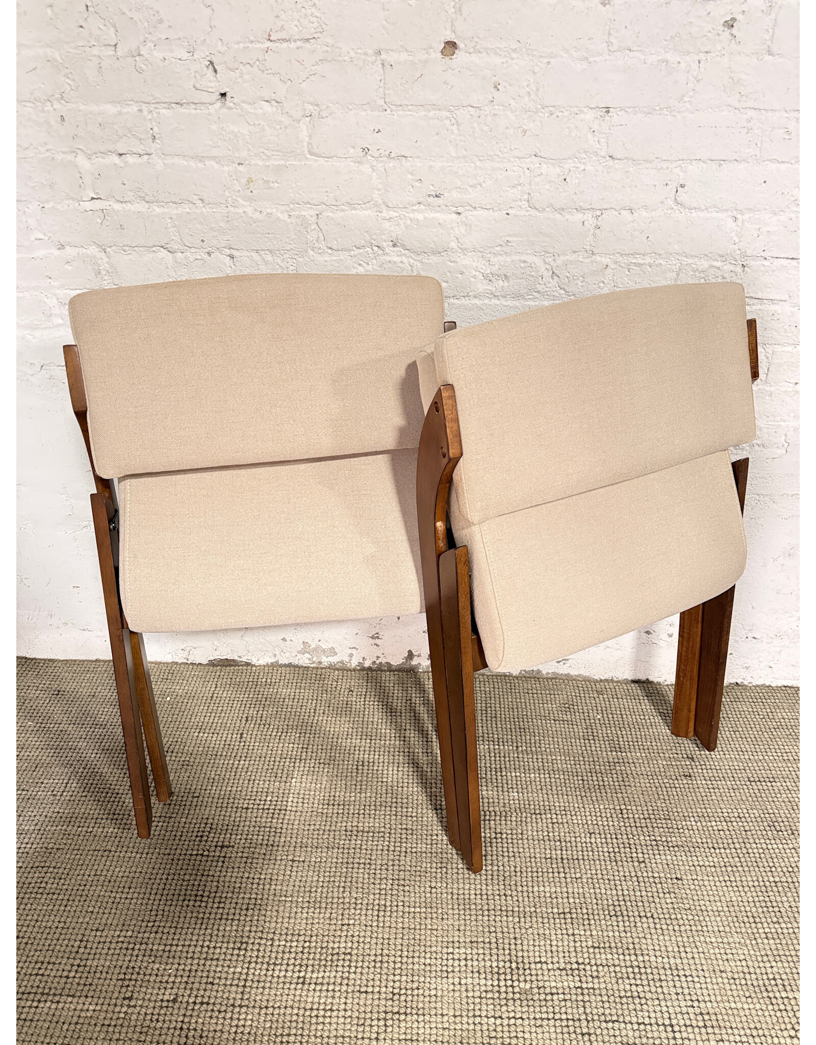 Mid-Century Modern Style Folding Chair