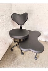 Pinmoco Ergonomic Cross-Legged Chair in Black